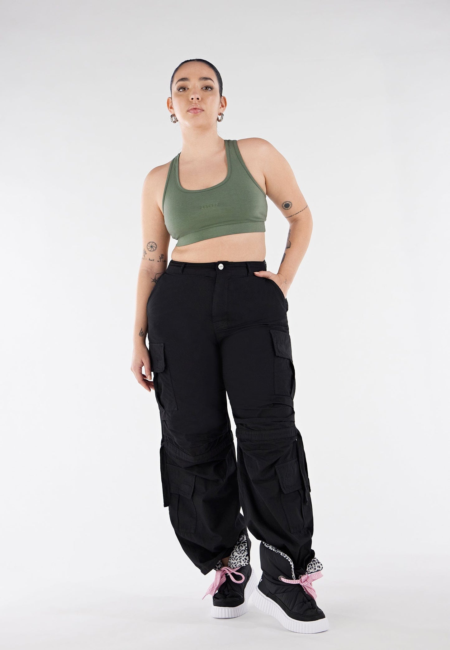 Cargo Pants - High Waisted - Full Length - Black
