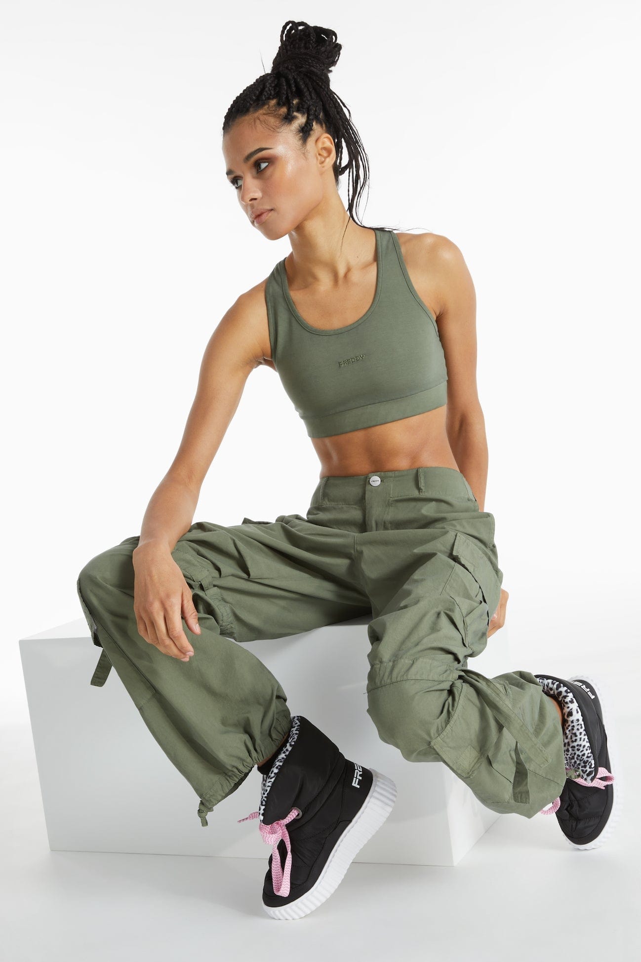 Cargo Pants - High Waisted - Full Length - Military Green