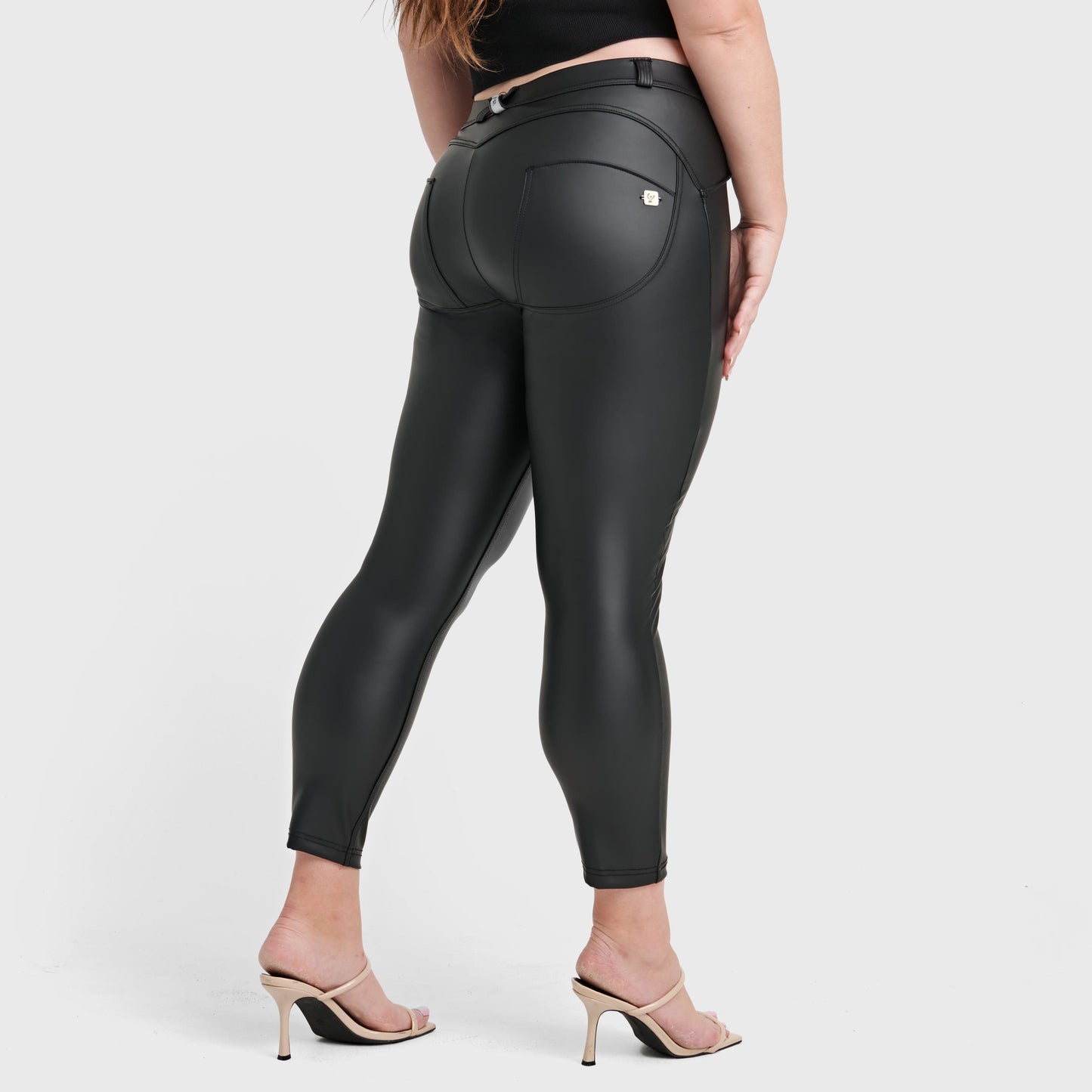 WR.UP® Curvy Faux Leather - High Waisted - 7/8 Length - Black