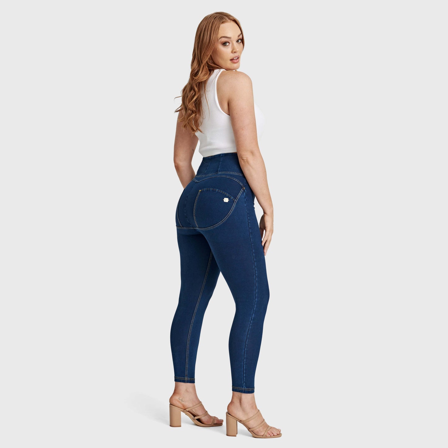 WR.UP® Curvy Denim - Zip High Waisted - 7/8 Length - Dark Blue + Yellow Stitching