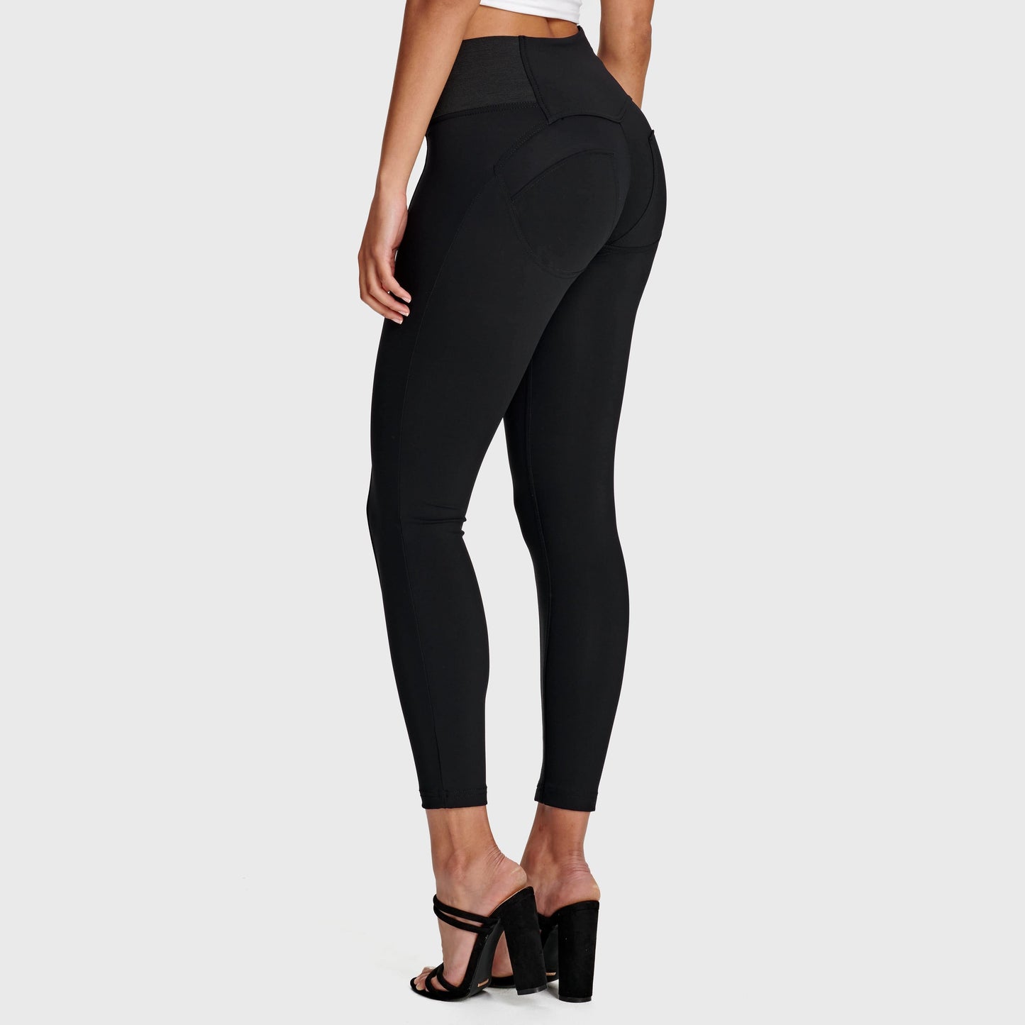 WR.UP® Diwo Pro Classic - High Waisted - 7/8 Length - Black