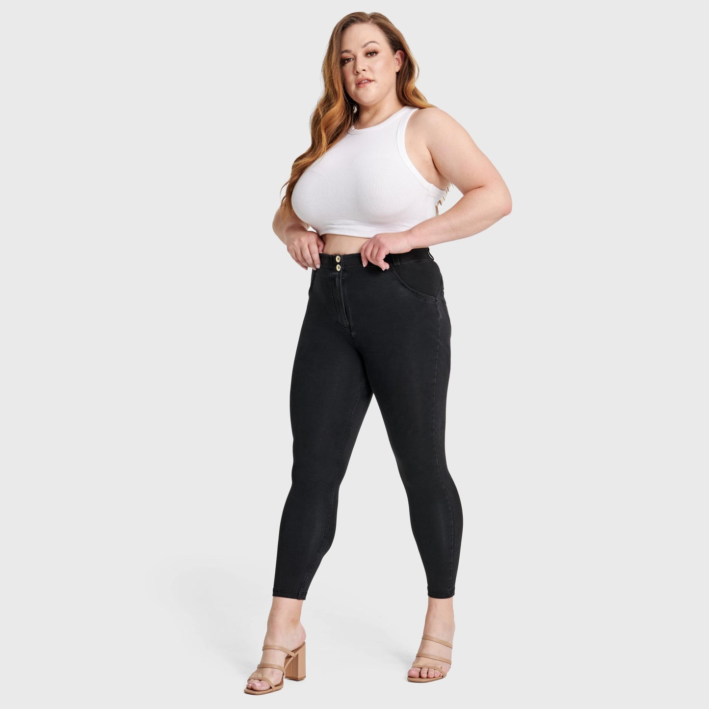 WR.UP® Curvy Denim - High Waisted - 7/8 Length - Black + Black Stitching