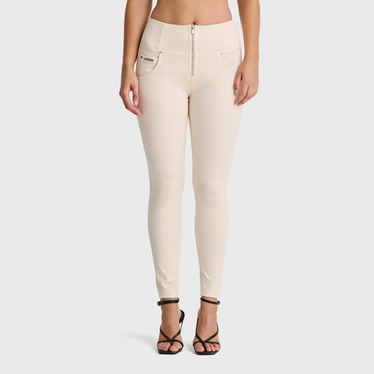 WR.UP® Snug Jeans - High Waisted - Full Length - Ivory