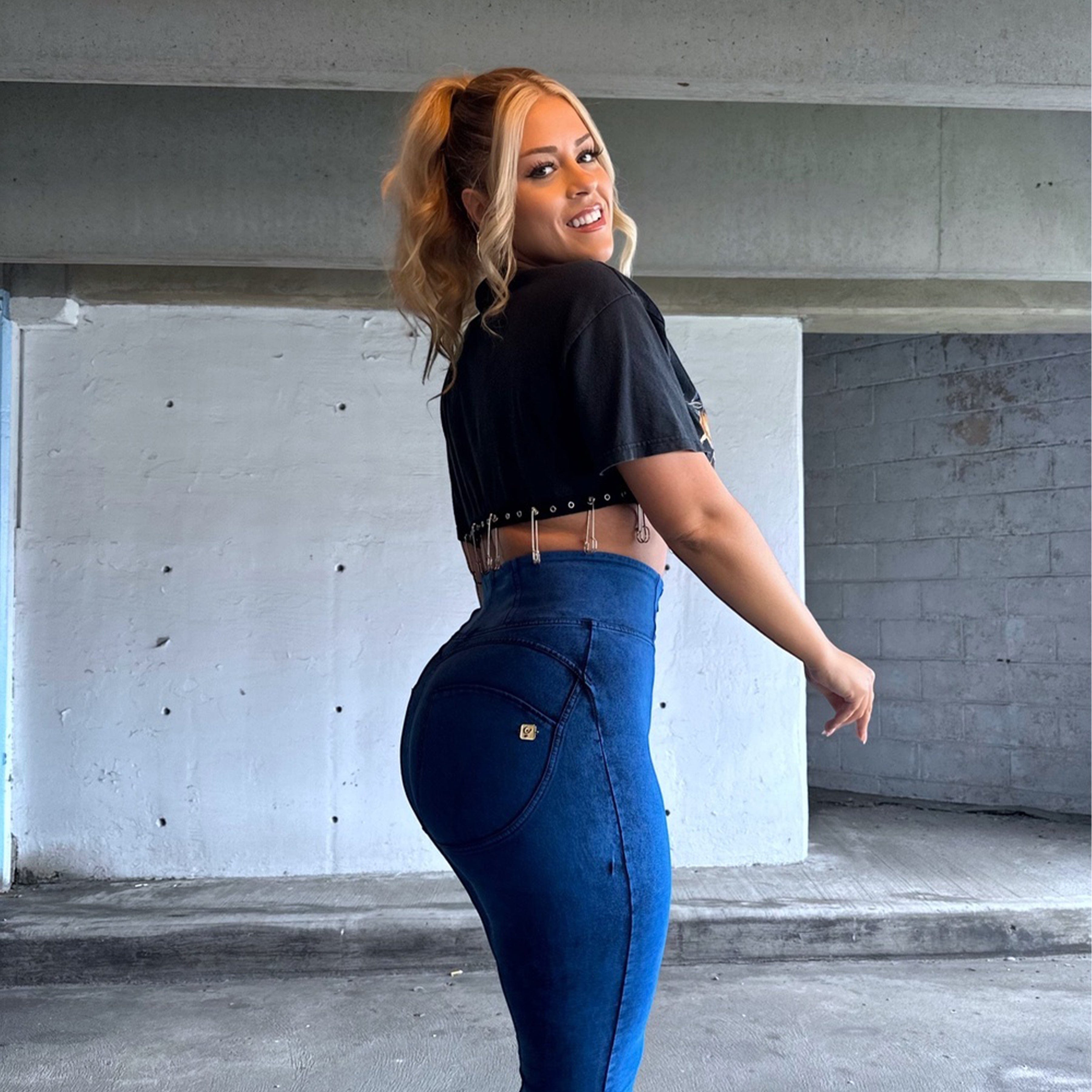 بنطال جينز WR.UP® Curvy - بسحاب وخصر عالٍ - طول كامل - أزرق كوبالت + خياطة زرقاء