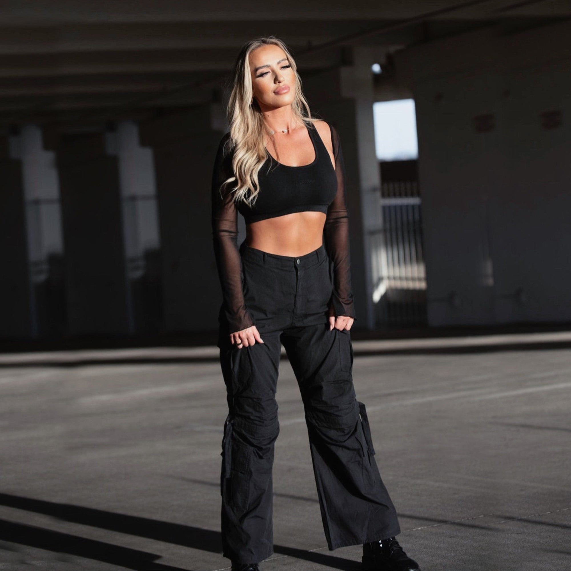 Cargo Pants - High Waisted - Full Length - Black