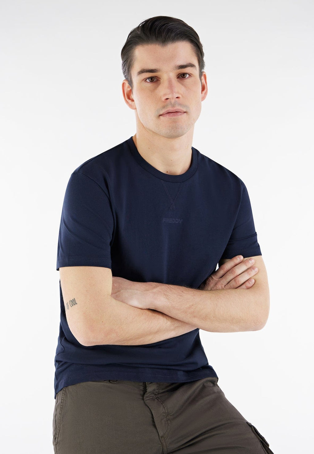 تيشيرت رجالي بشعار فريدي - كحلي