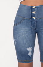 شورت جينز ممزق من WR.UP® - خصر عالٍ - شورت رياضي - أزرق فاتح + خياطة صفراء