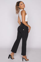 جينز WR.UP® - خصر مرتفع - تصميم واسع من الأسفل - أسود مع خياطة سوداء