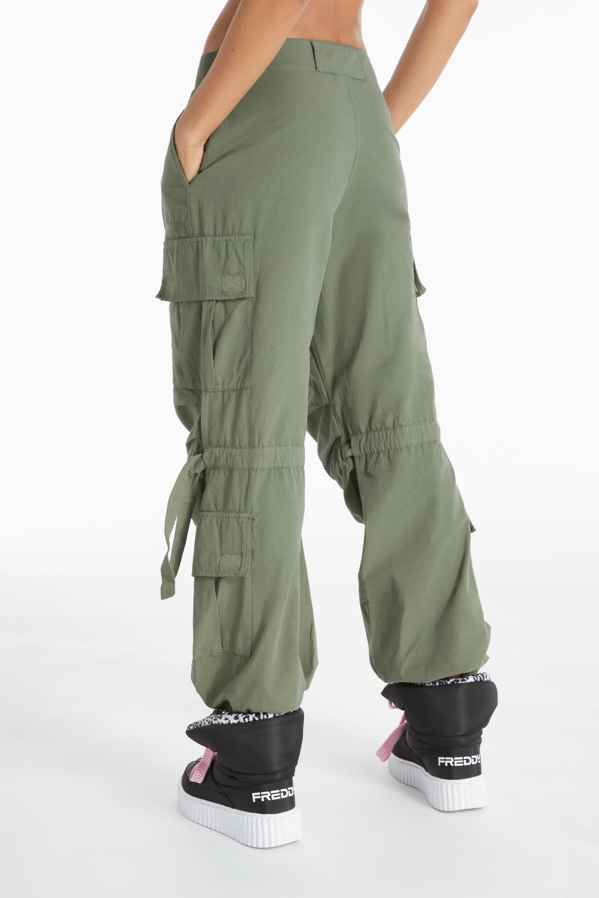 Cargo Pants - High Waisted - Full Length - Military Green