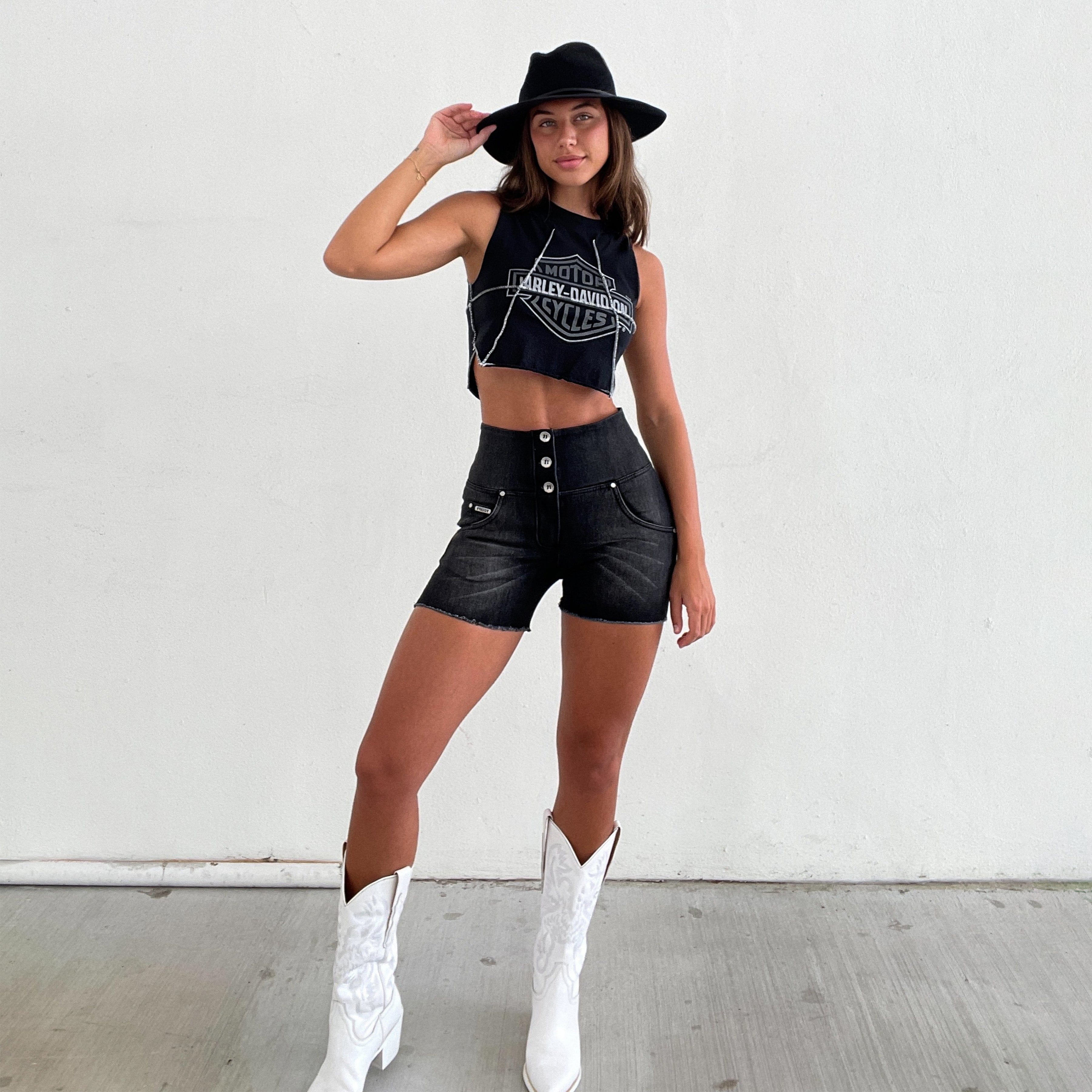 WR.UP® Snug Jeans - 3 Button High Waisted - Shorts - Black + Black Stitching