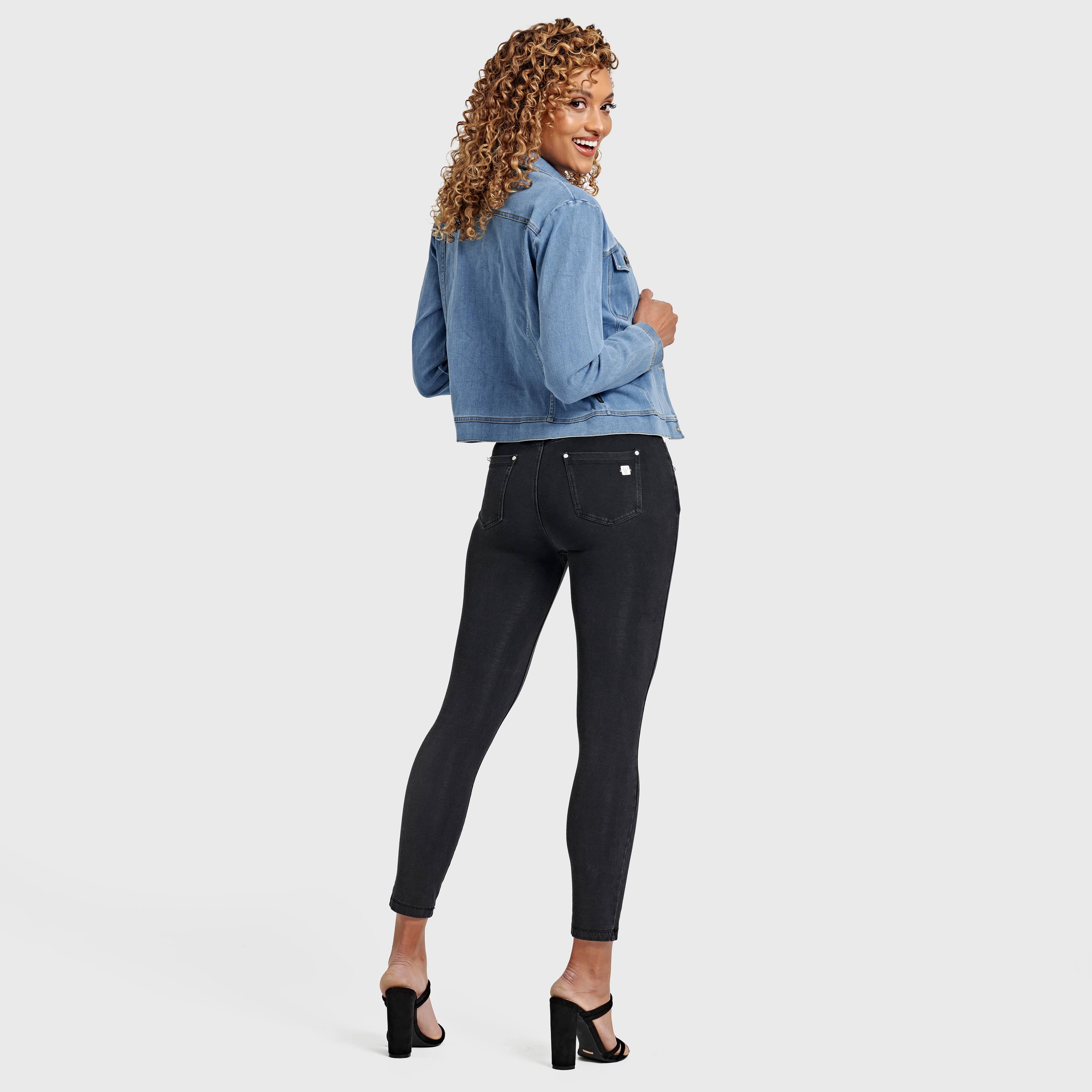 جاكيت جينز - أزرق فاتح + خياطة صفراء