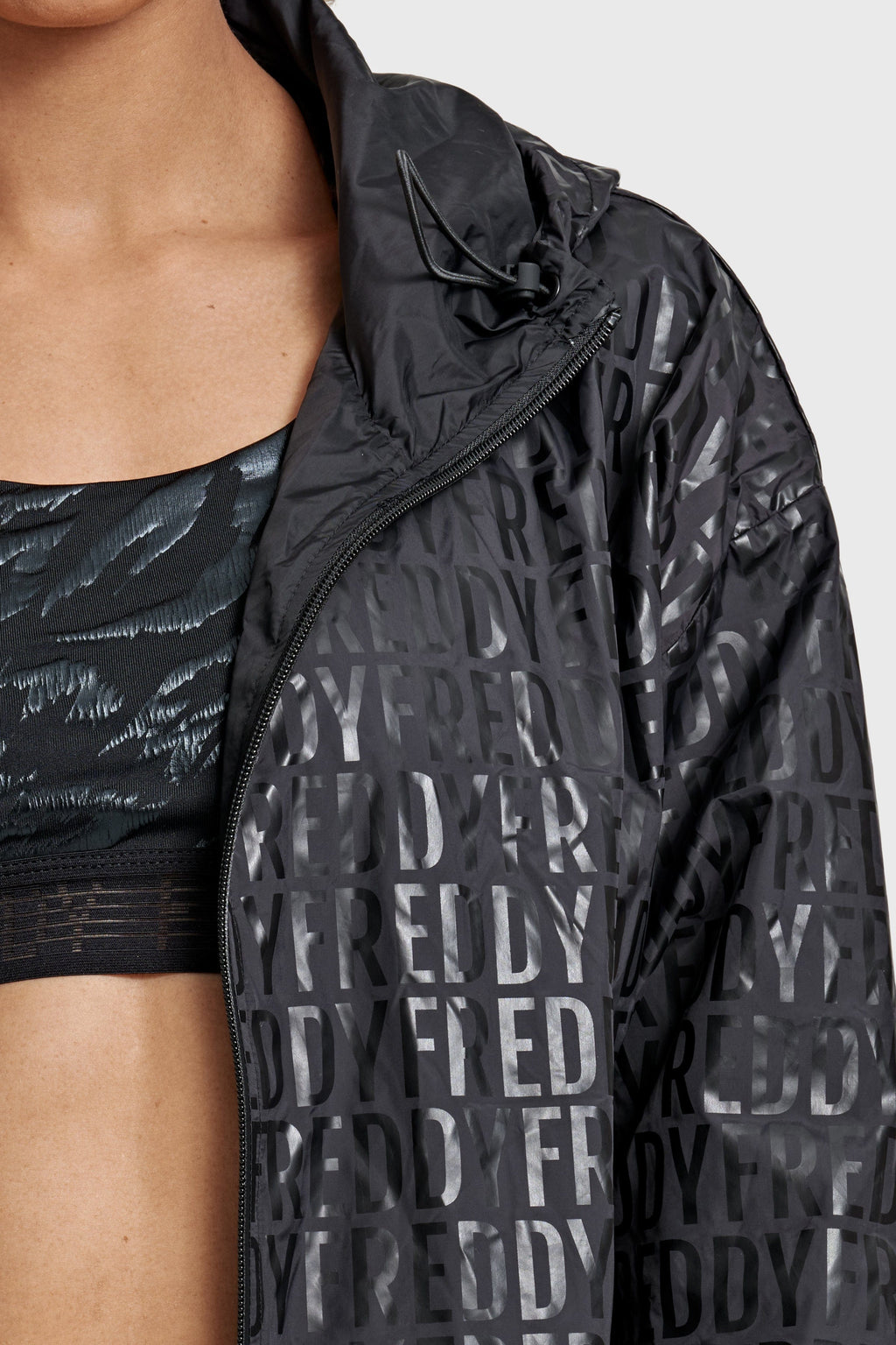 جاكيت رياضي بطبعة فريدي - أسود