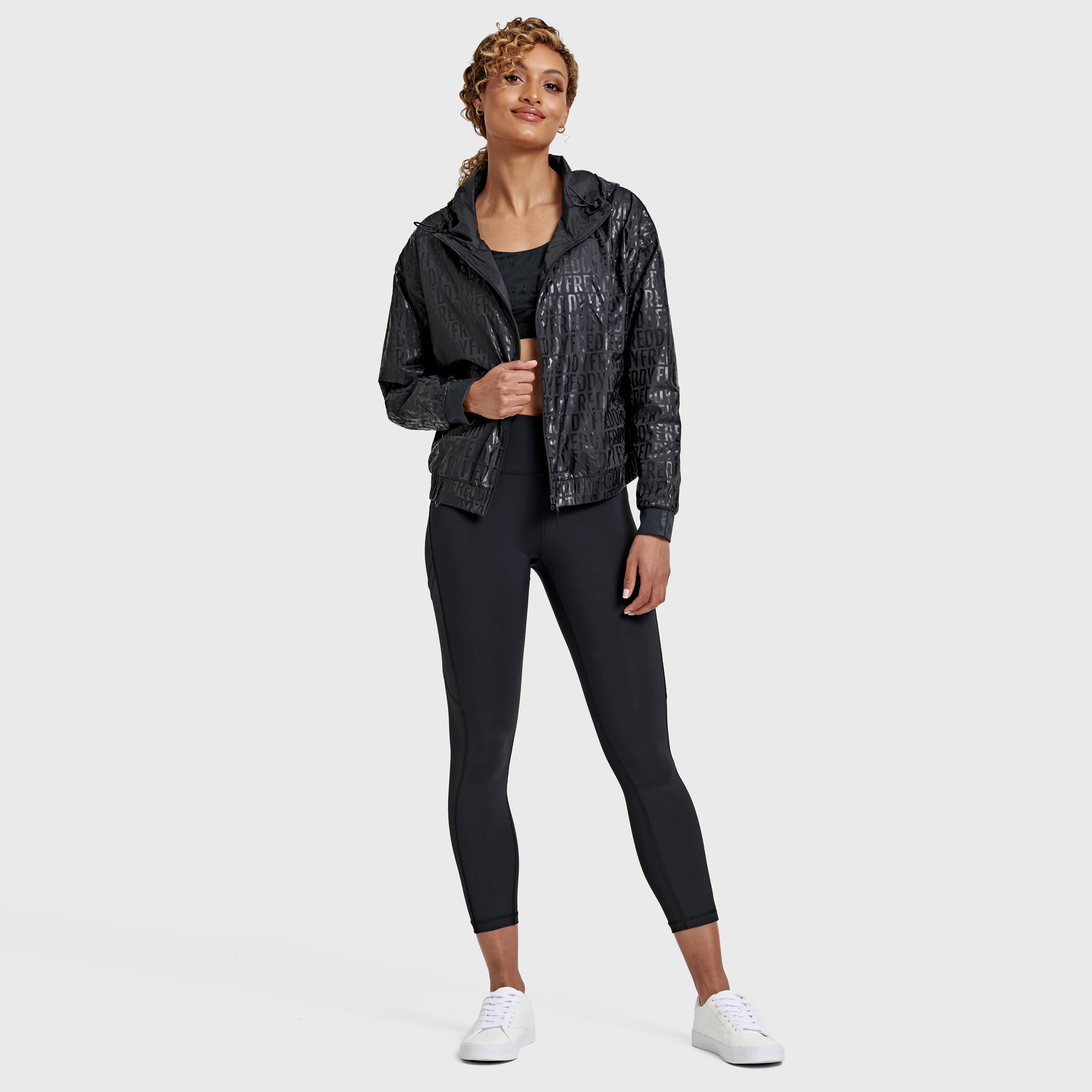 جاكيت رياضي بطبعة فريدي - أسود