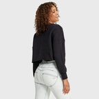 كنزة قصيرة - سوداء مزينة بدبابيس معدنية