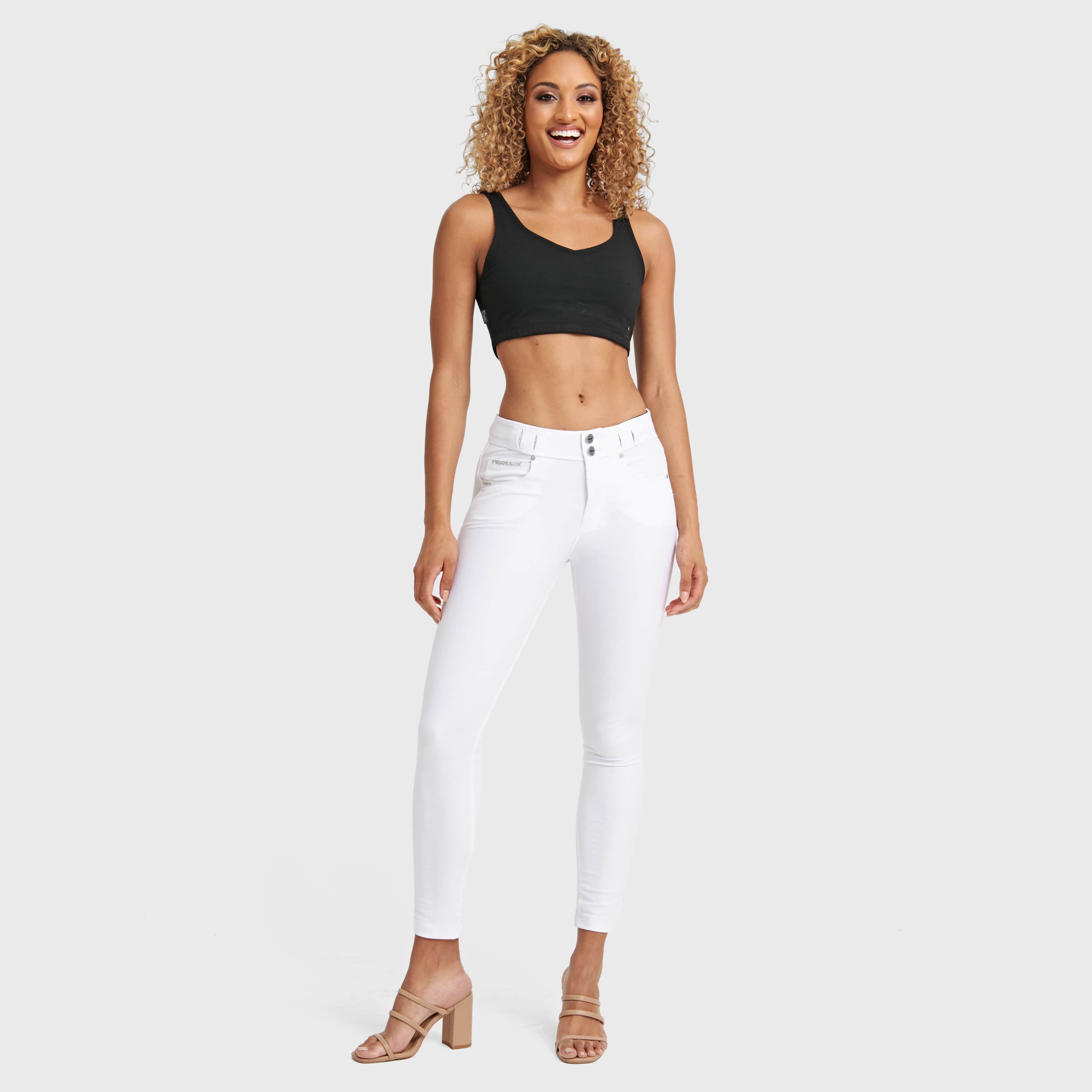 توب قصير بدون أكمام - أسود 