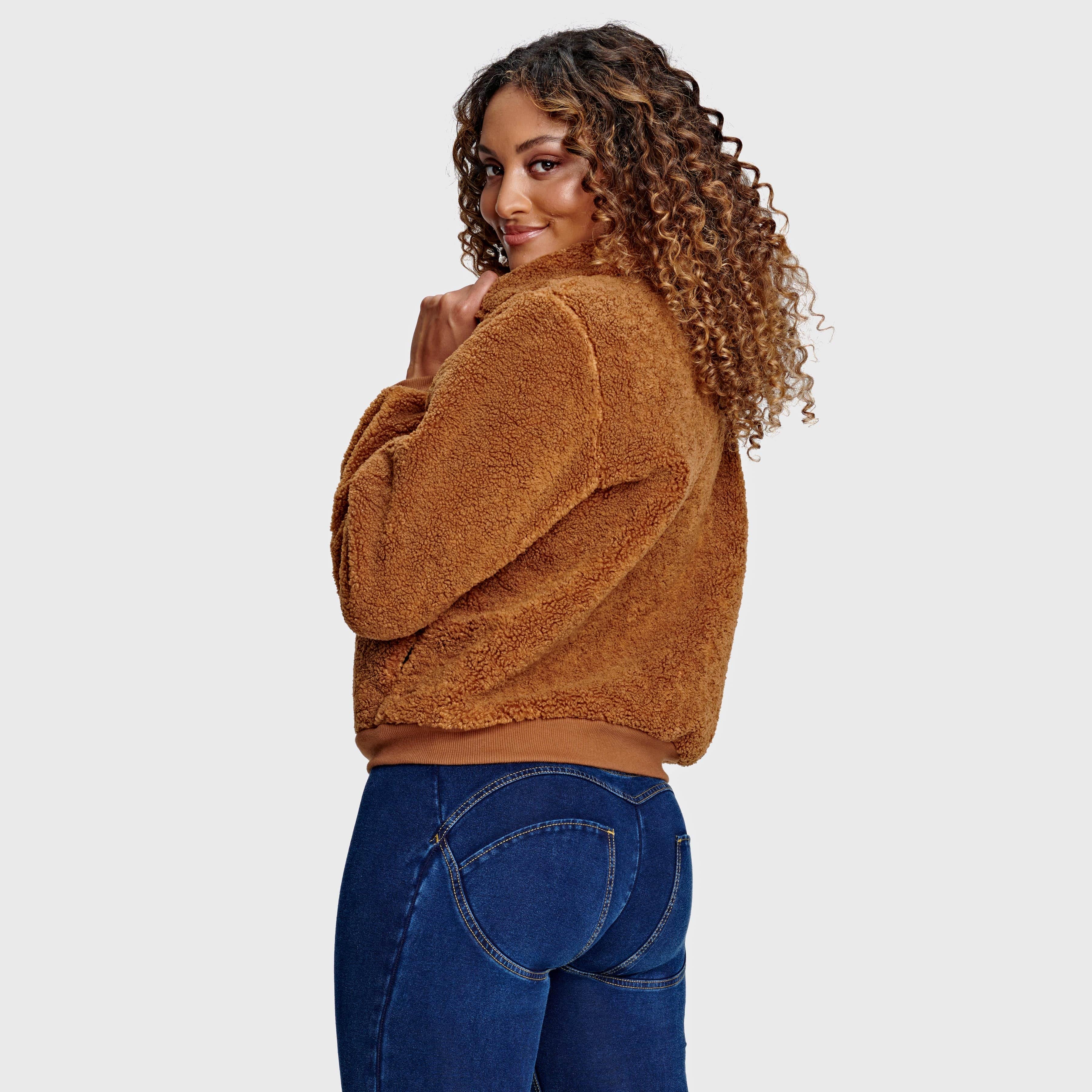 جاكيت من الفرو الصناعي - بني تيدي