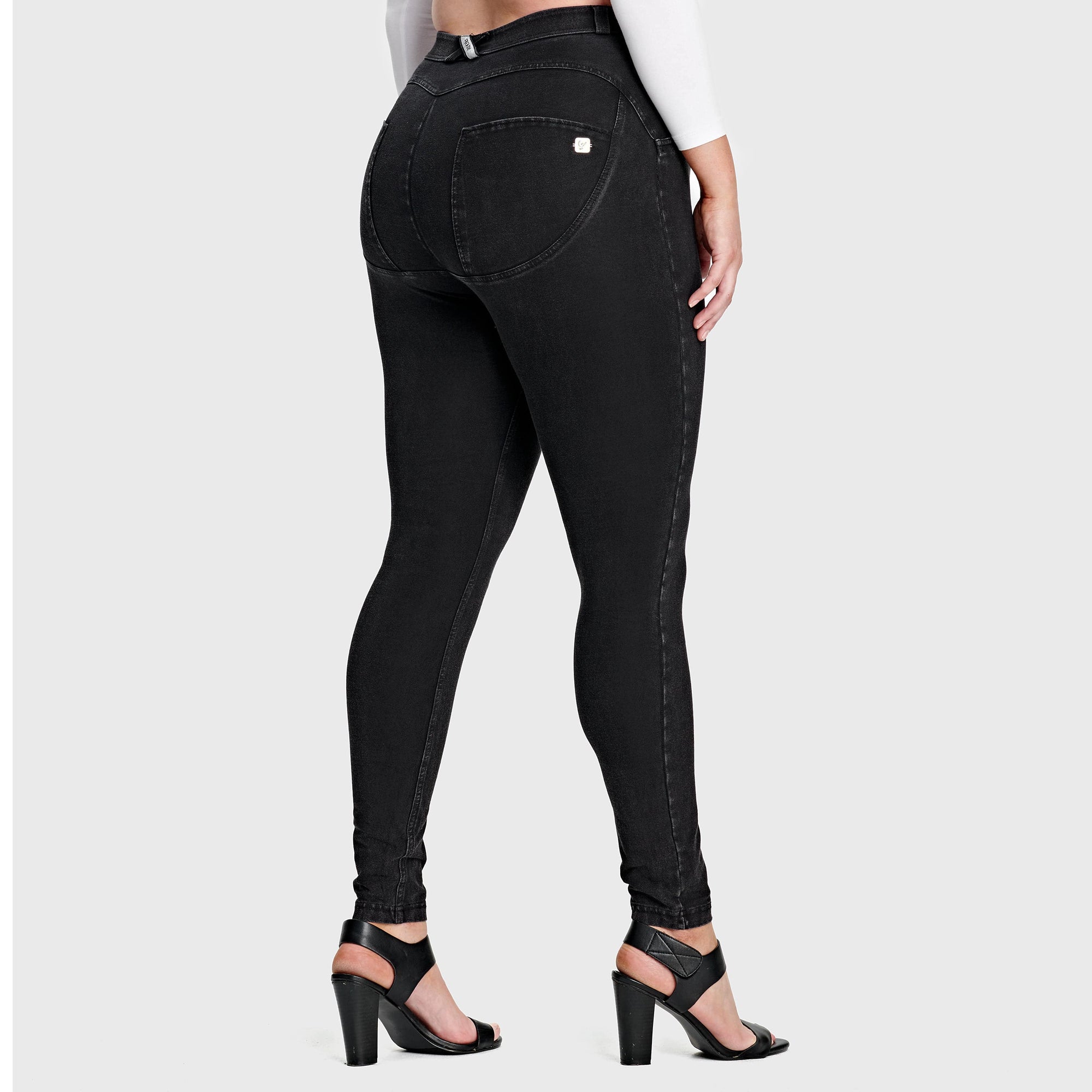 WR.UP® Curvy Denim - High Waisted - Full Length - Black + Black Stitching