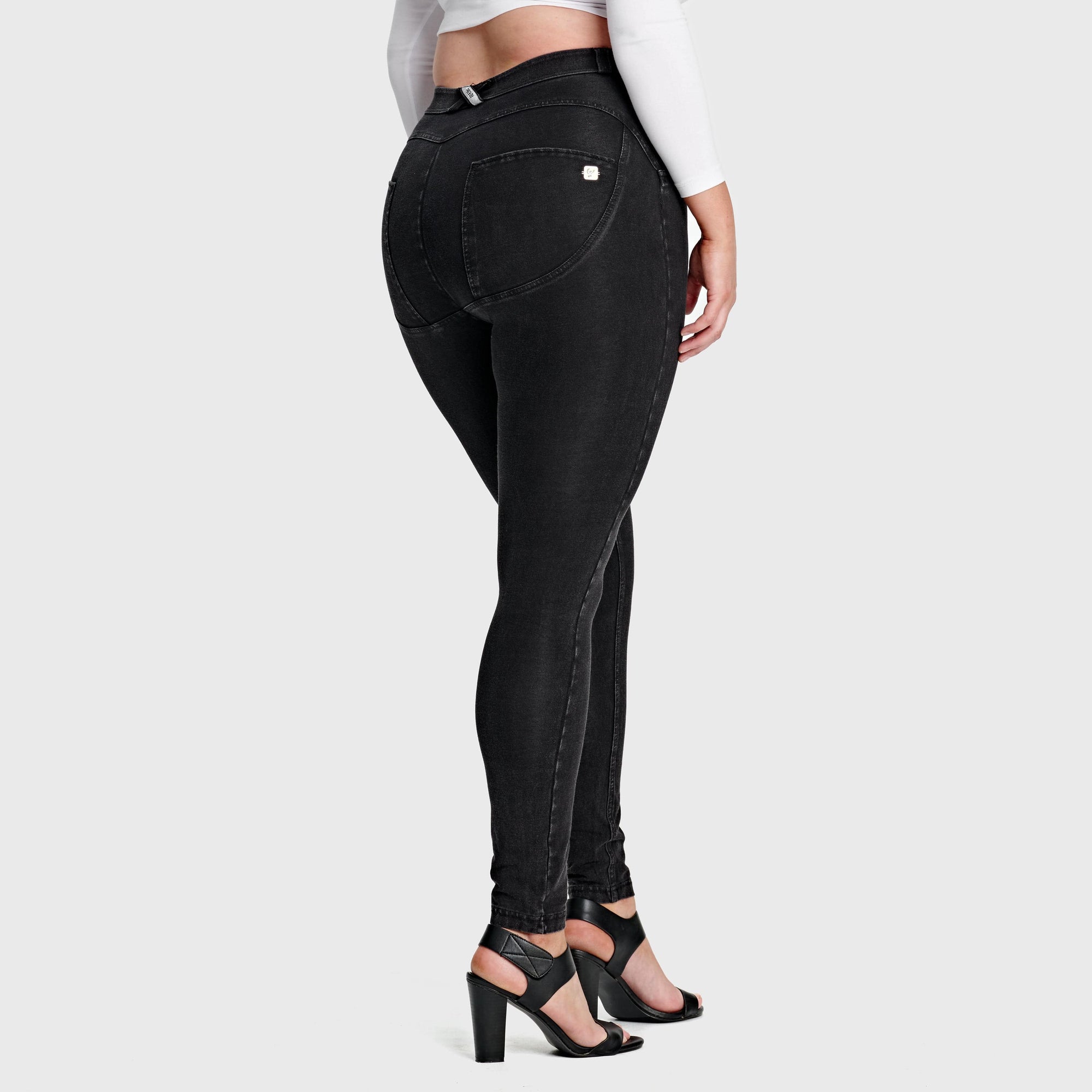 WR.UP® Curvy Denim - High Waisted - Full Length - Black + Black Stitching