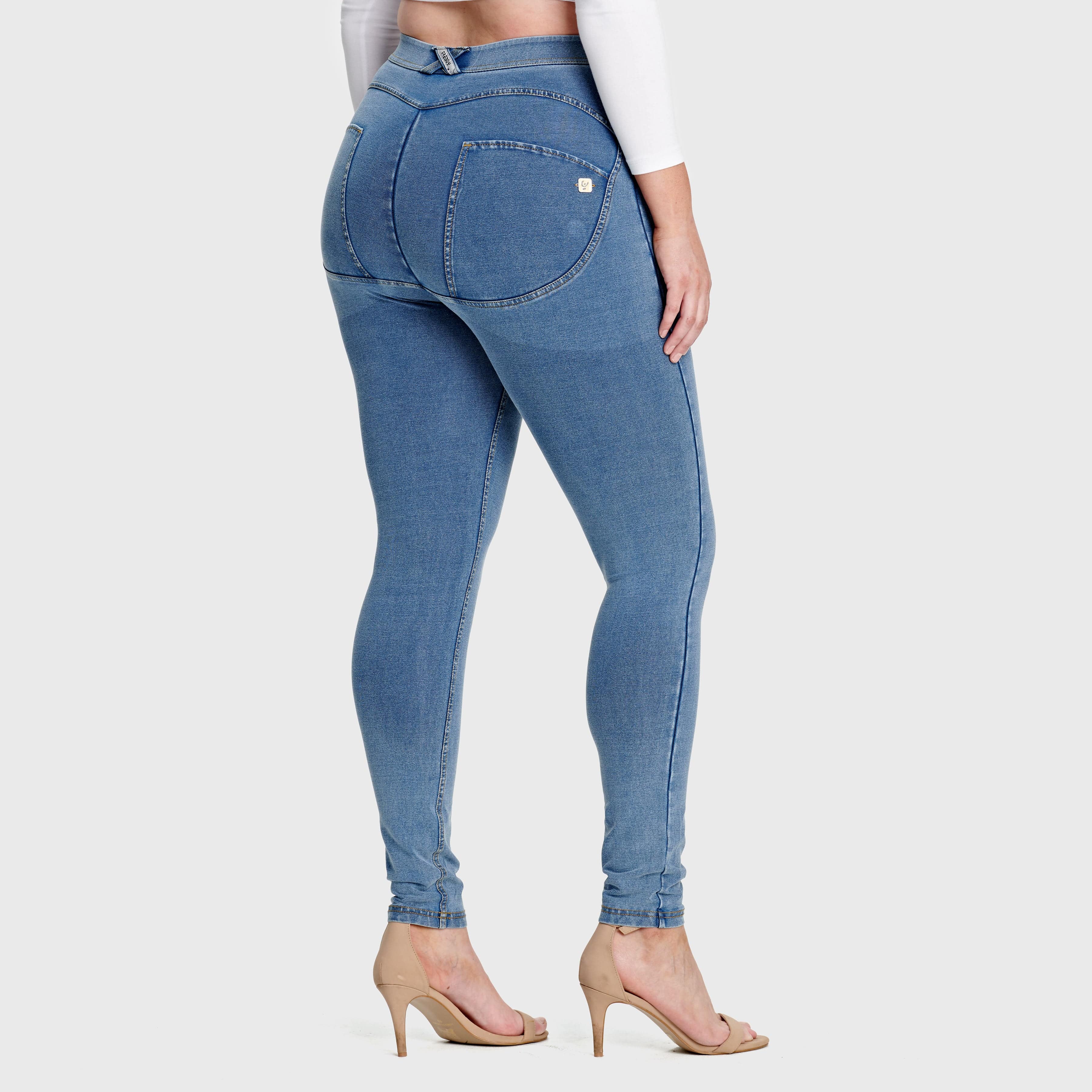 WR.UP® Curvy Denim - High Waisted - Full Length - Light Blue + Yellow Stitching