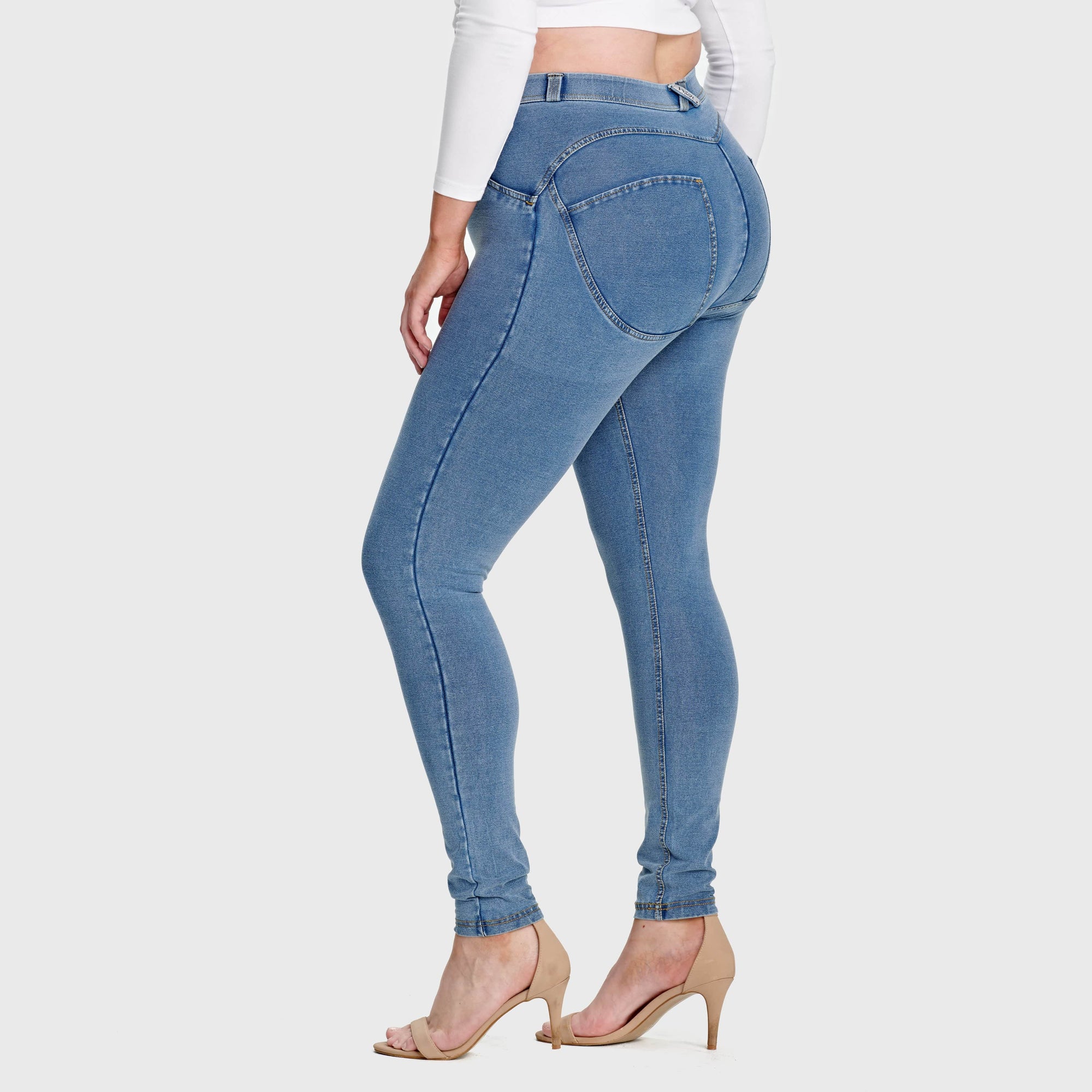 WR.UP® Curvy Denim - High Waisted - Full Length - Light Blue + Yellow Stitching