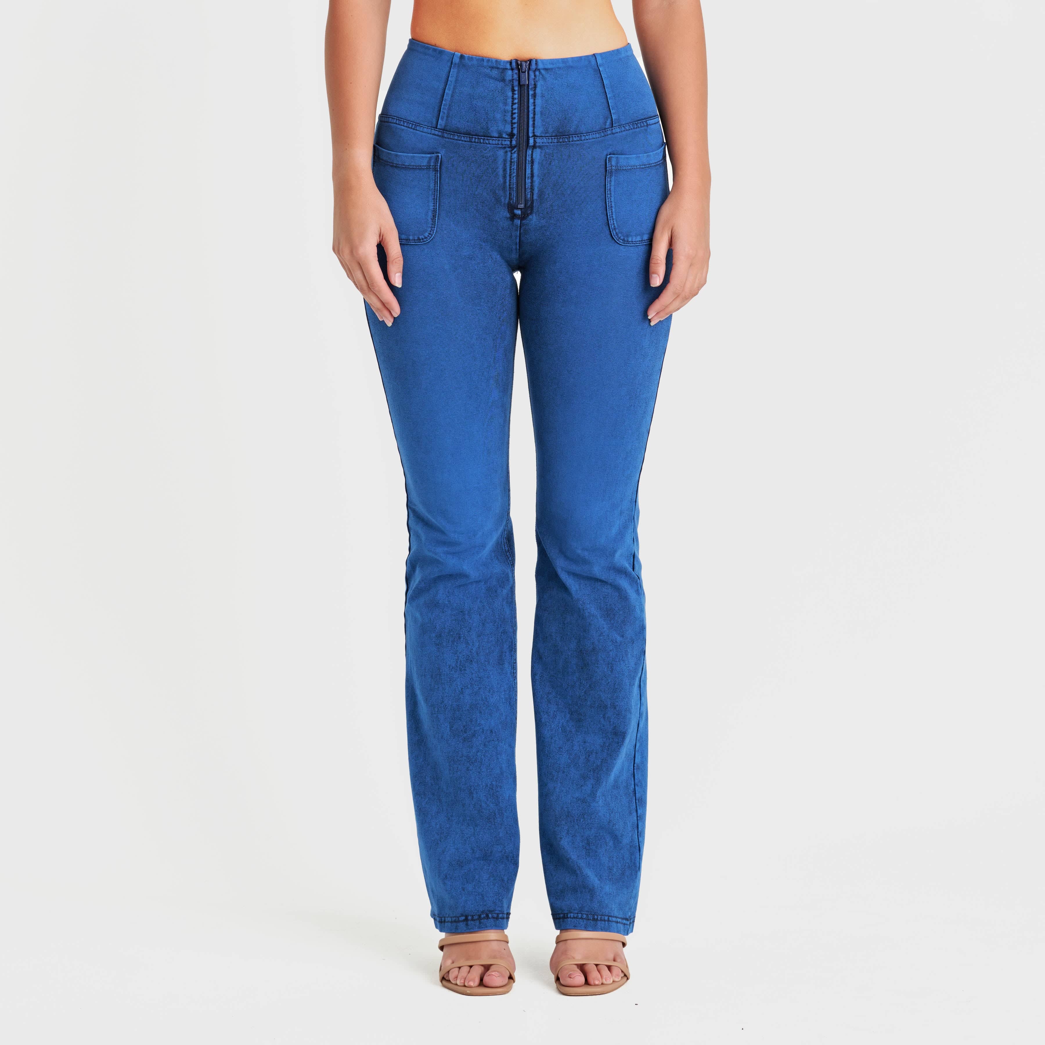 جينز WR.UP® بجيوب أمامية - خصر مرتفع للغاية - تصميم واسع من الأسفل - أزرق كوبالت + خياطة زرقاء