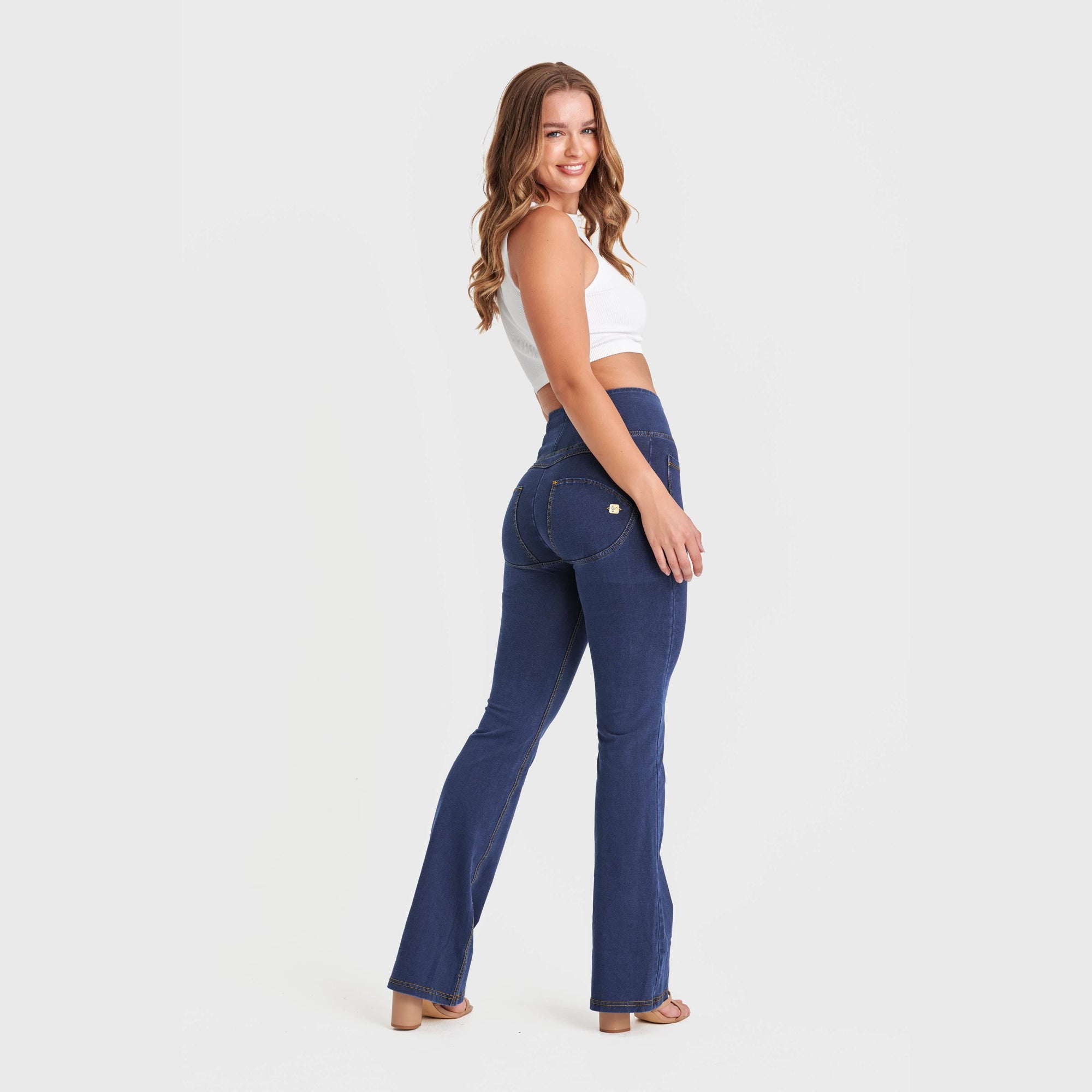 WR.UP® Denim with Front Pockets - Super High Waisted - Flare - Dark Blue + Yellow Stitching