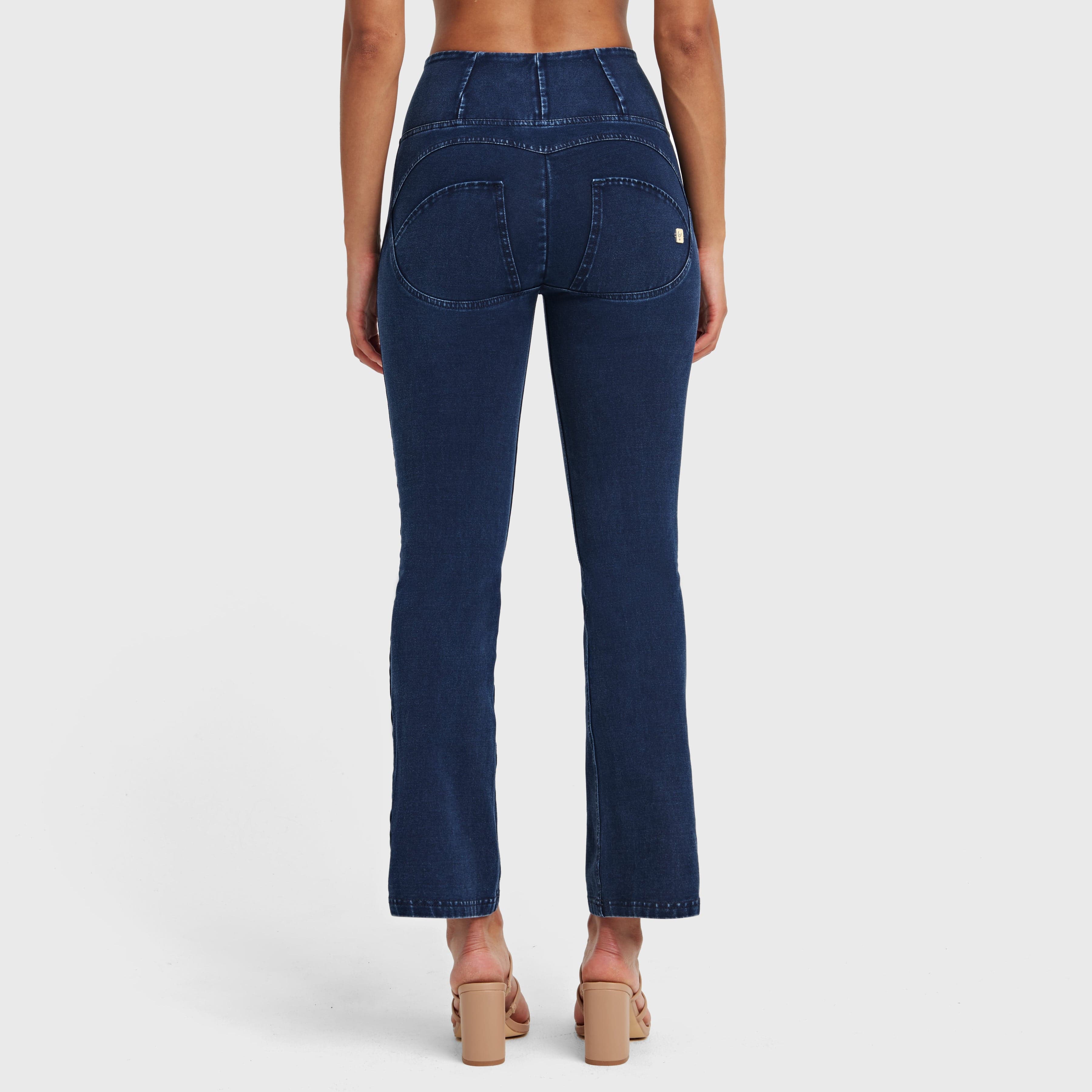 بنطال جينز WR.UP® - خصر مرتفع - فتحة واسعة 7/8 - أزرق داكن مع خياطة زرقاء