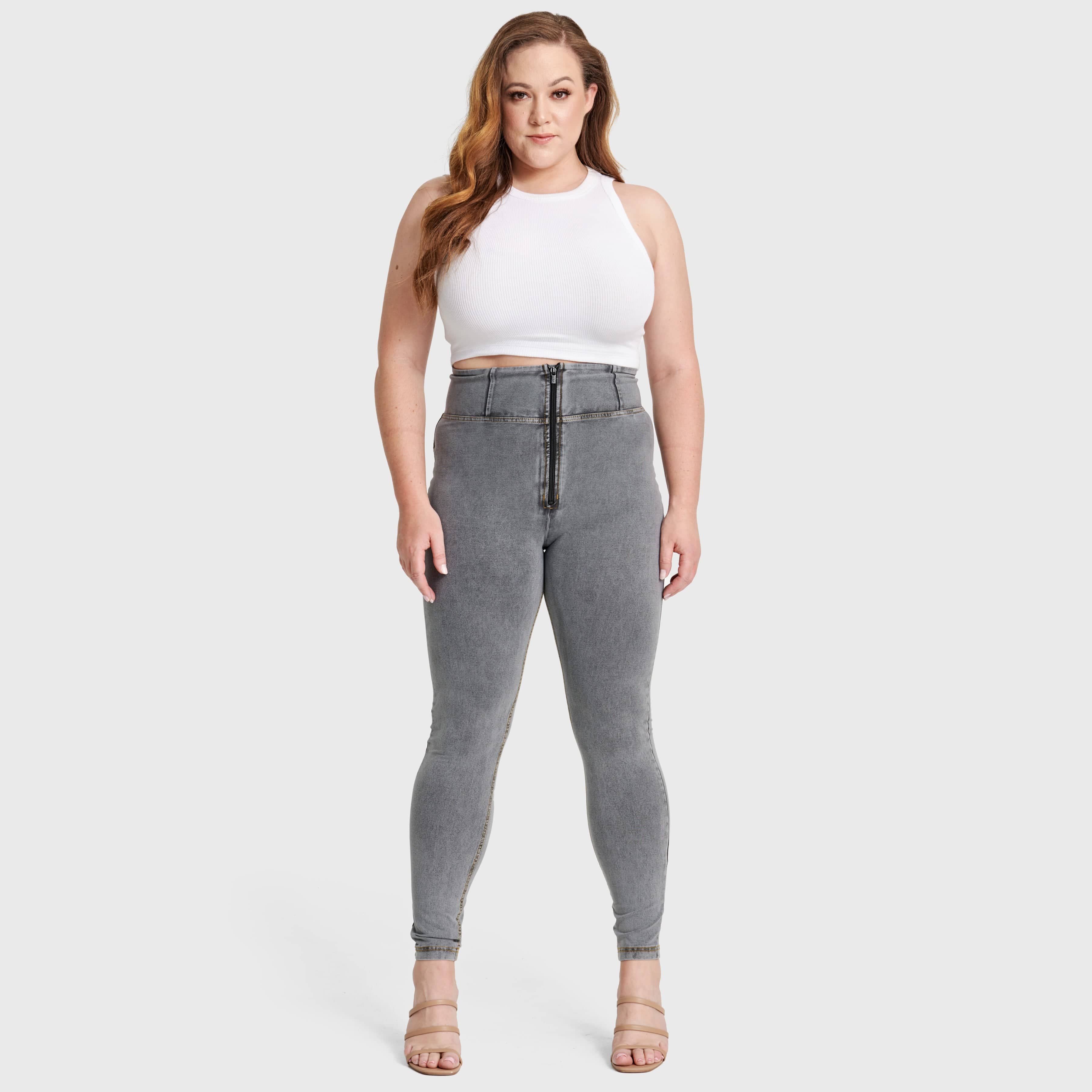 بنطال جينز WR.UP® Curvy - بسحاب وخصر عالٍ - طول كامل - رمادي + خياطة صفراء
