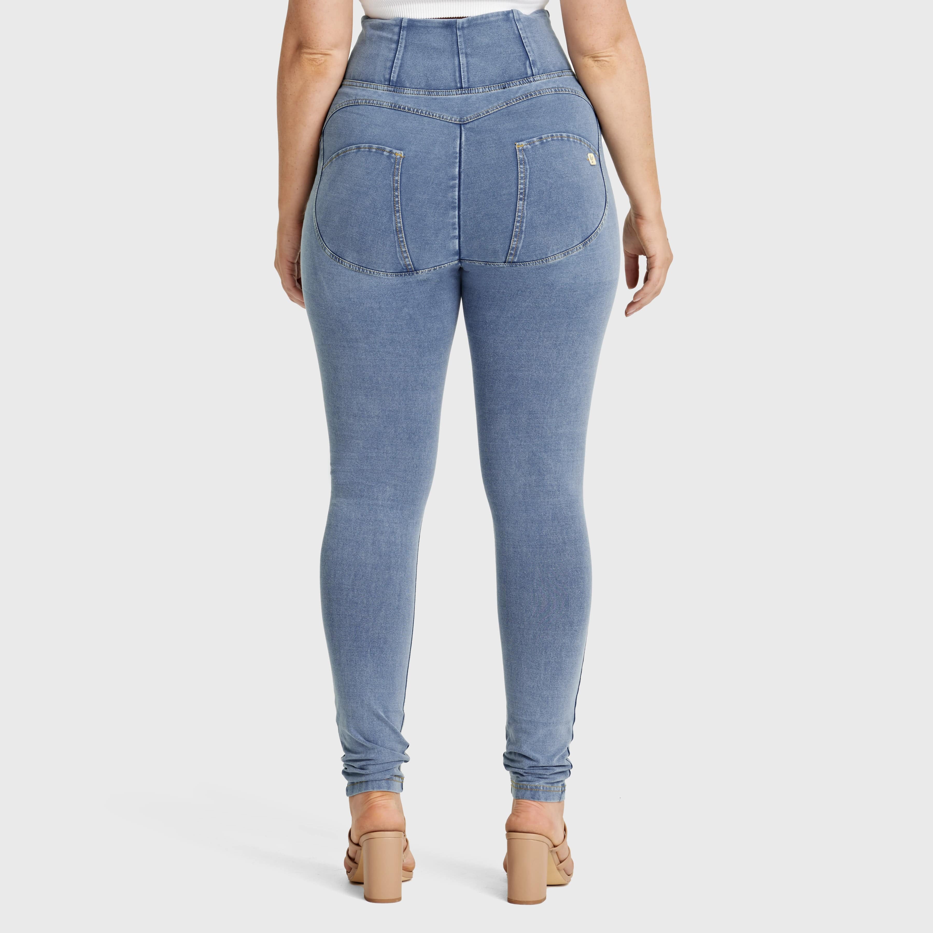 WR.UP® Curvy Denim - Zip High Waisted - Full Length - Light Blue + Yellow Stitching