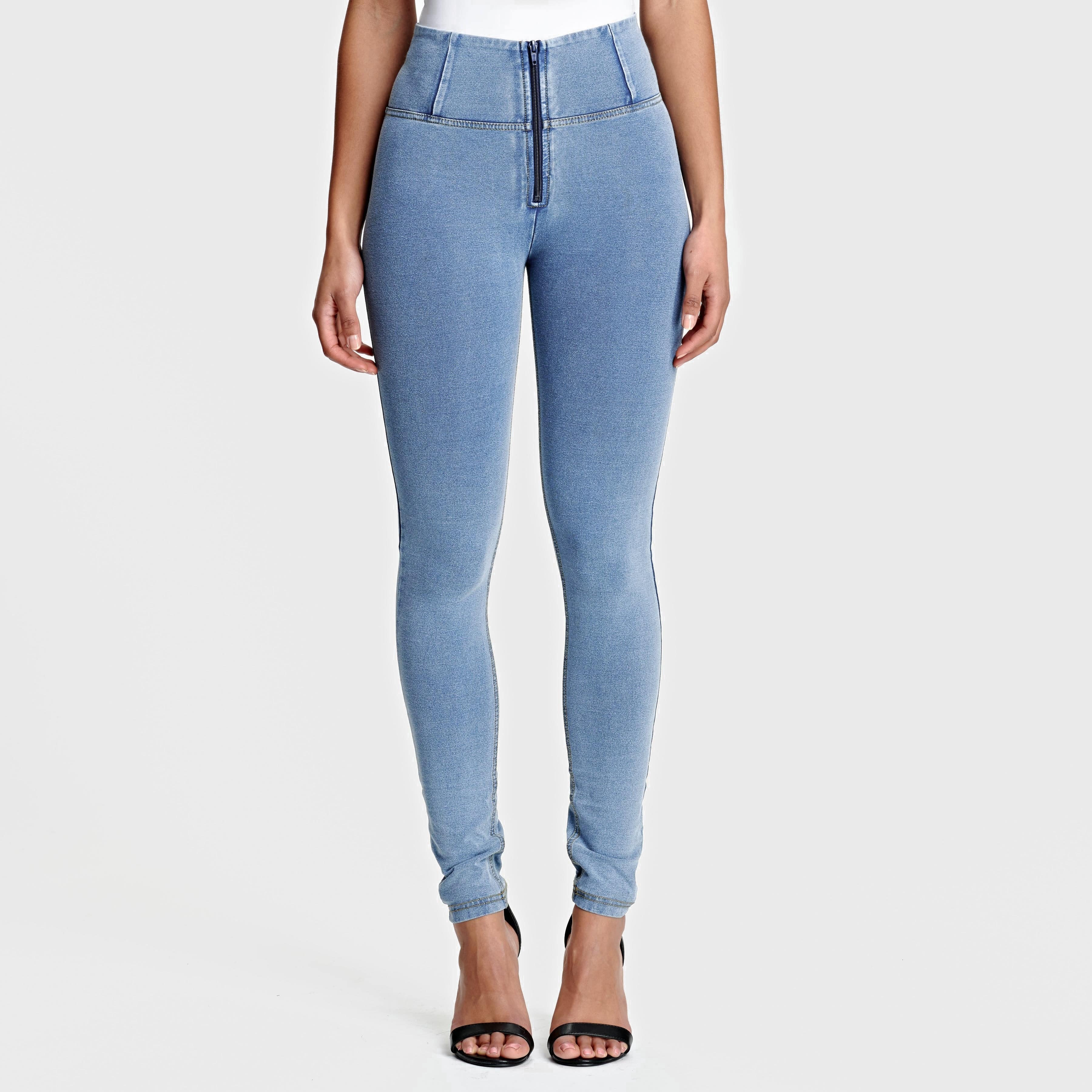 جينز WR.UP® - خصر مرتفع - طول كامل - أزرق فاتح + خياطة صفراء