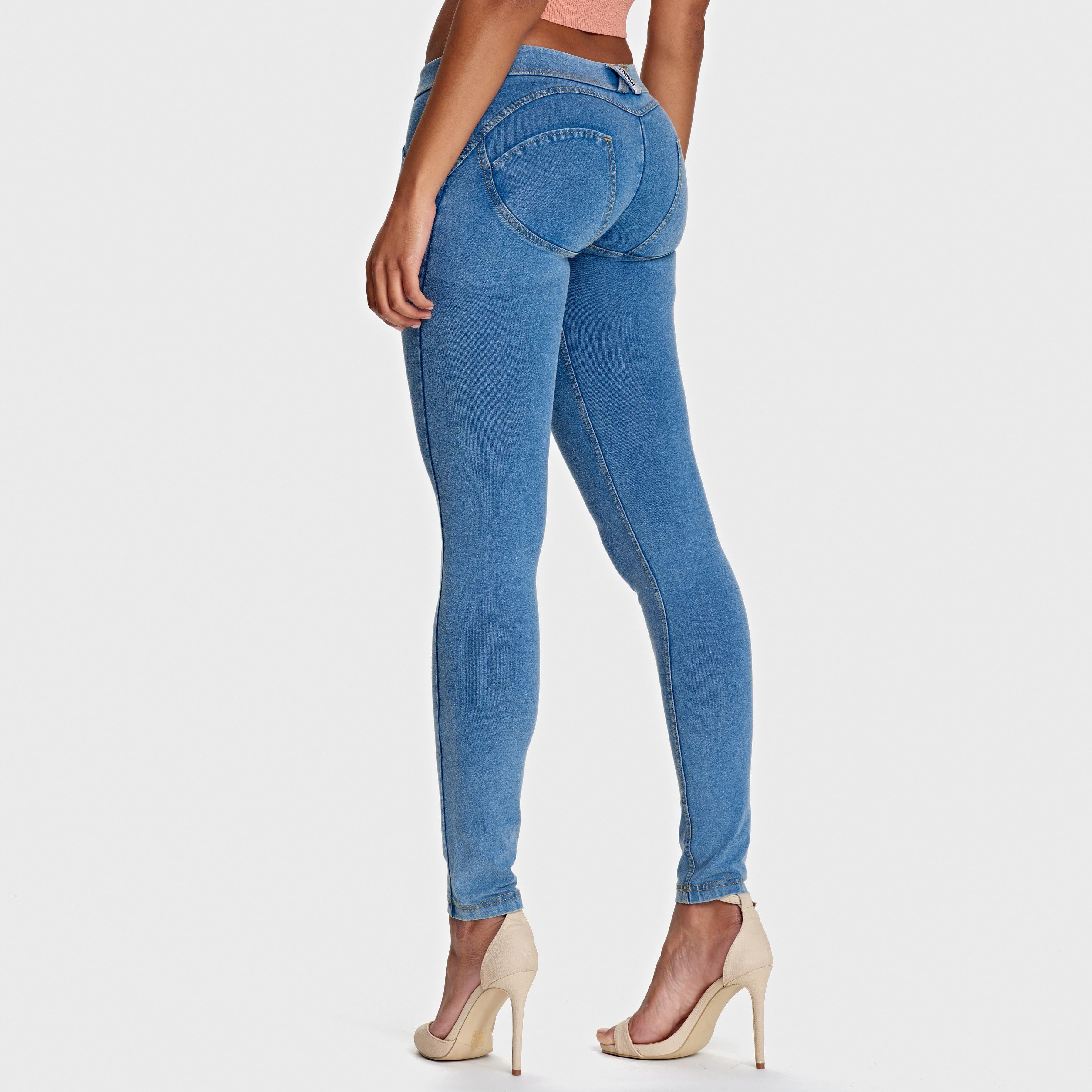 جينز WR.UP® - خصر منخفض - طول كامل - أزرق فاتح + خياطة صفراء 