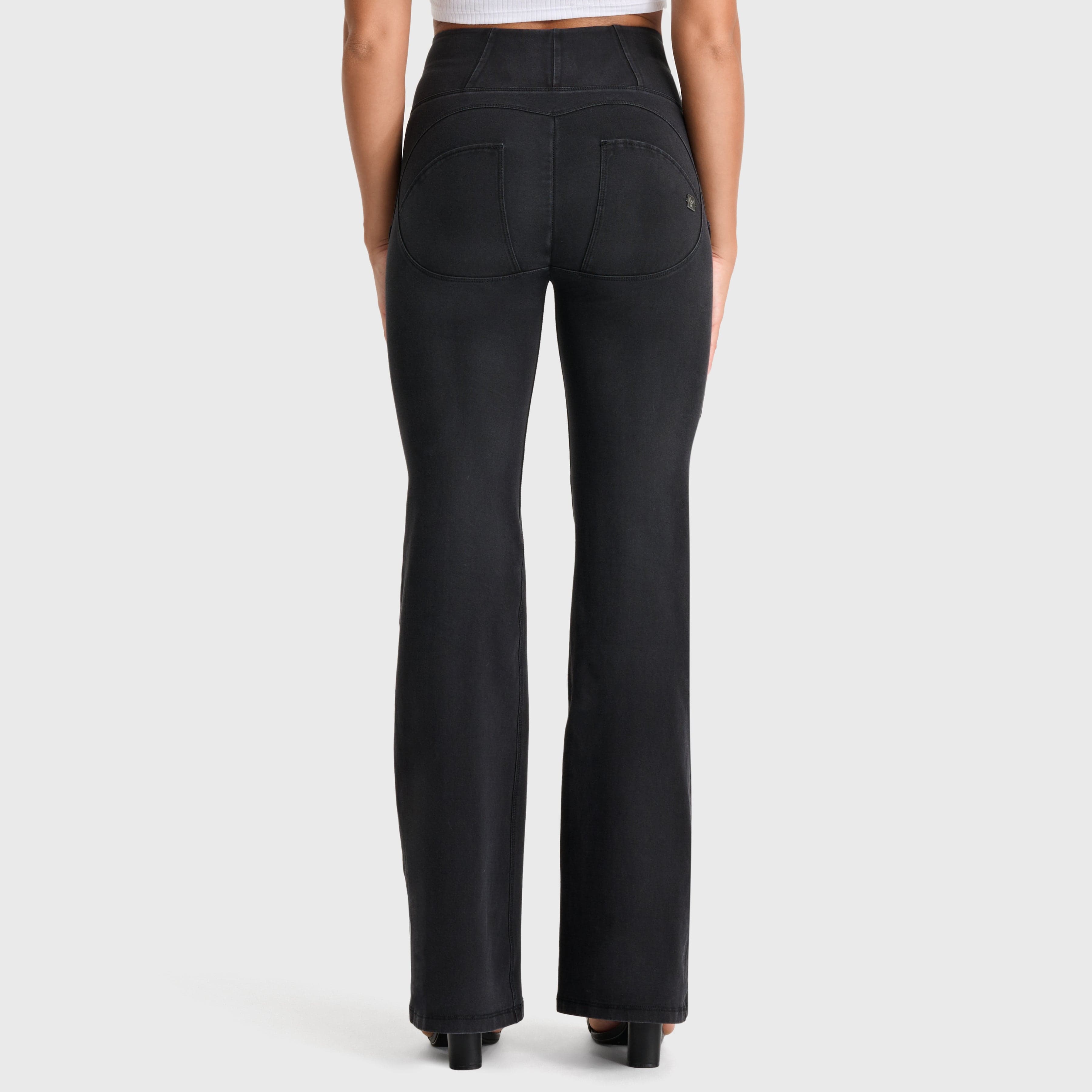 جينز WR.UP® - خصر مرتفع - تصميم واسع للغاية - أسود مع خياطة سوداء