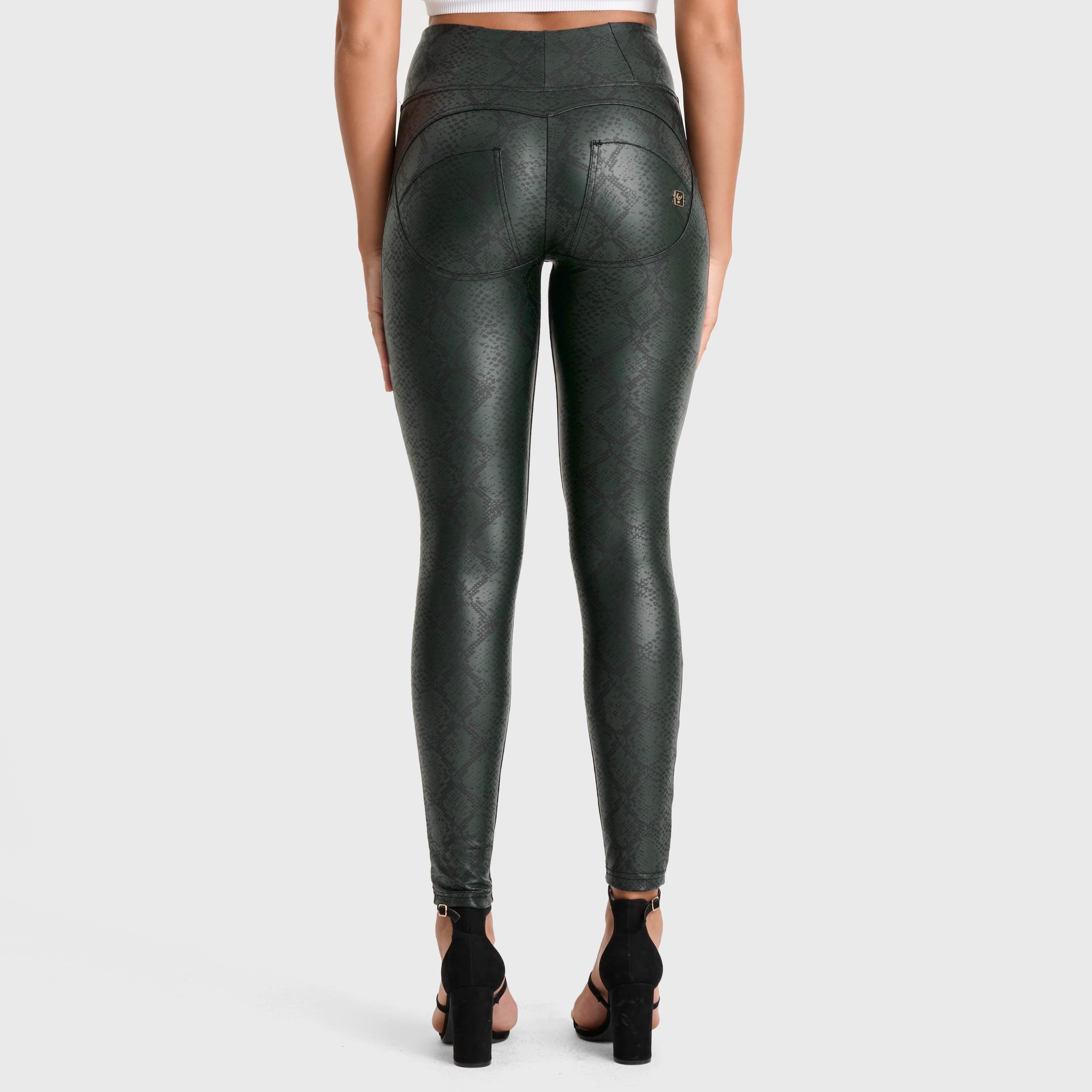 WR.UP® جلد صناعي بنقشة جلد الثعبان - إصدار محدود - خصر مرتفع - طول كامل - لون ضباب الغابة