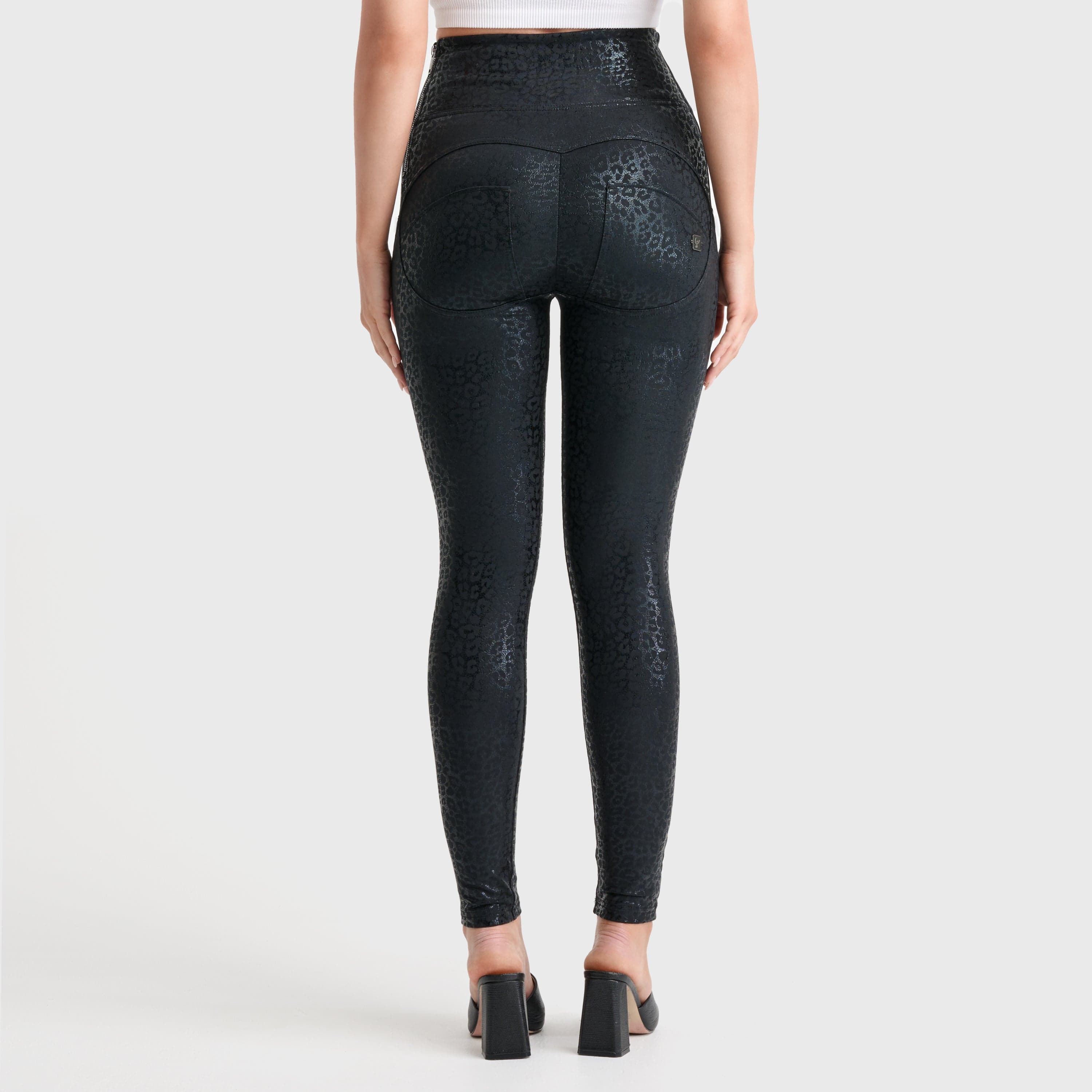 WR.UP® بنقشة النمر - خصر مرتفع للغاية - طول كامل - أسود