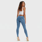 جينز WR.UP® - خصر متوسط ​​الارتفاع - طول كامل - أزرق فاتح مع خياطة زرقاء