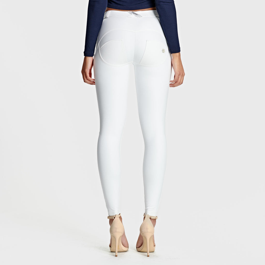 WR.UP® جلد صناعي - خصر متوسط ​​الارتفاع - طول كامل - أبيض 