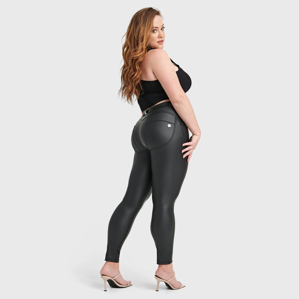 حذاء WR.UP® Curvy من الجلد الصناعي - خصر مرتفع - طول كامل - أسود