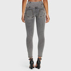 بنطال جينز WR.UP® - بثلاثة أزرار وخصر عالٍ - طول 7/8 - رمادي مع خياطة صفراء