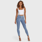 بنطال جينز WR.UP® - بثلاثة أزرار وخصر عالٍ - طول 7/8 - أزرق فاتح مع خياطة صفراء