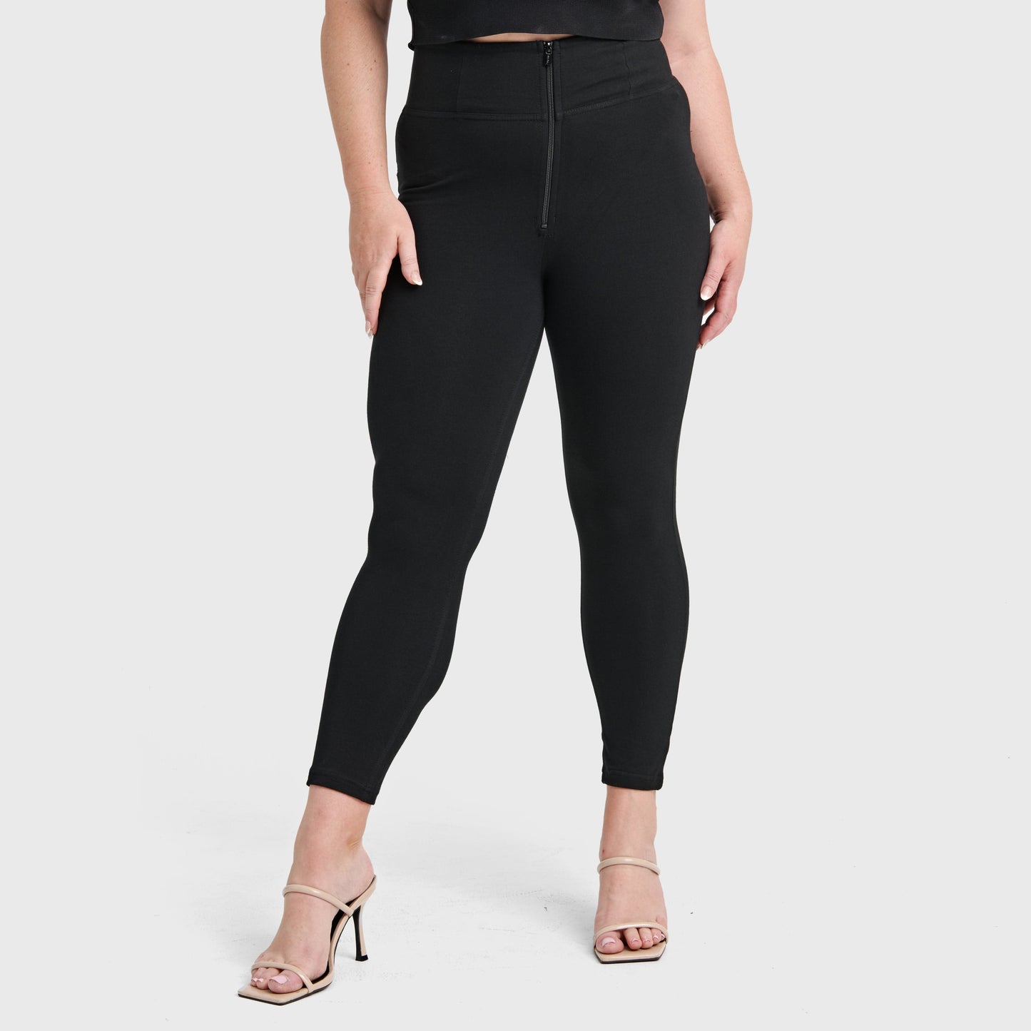 WR.UP® Curvy Fashion - Zip High Waisted - 7/8 Length - Black