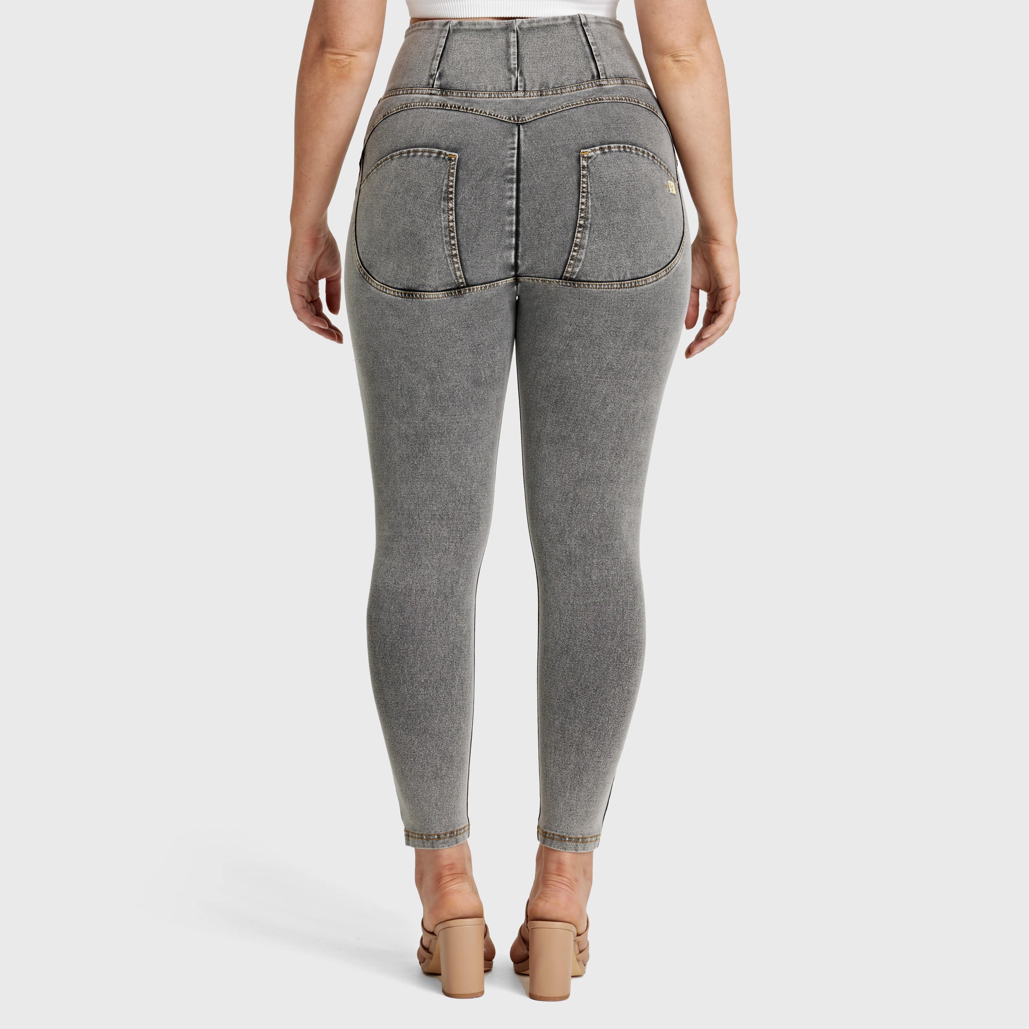 WR.UP® Curvy Denim - Zip High Waisted - 7/8 Length - Grey + Yellow Stitching