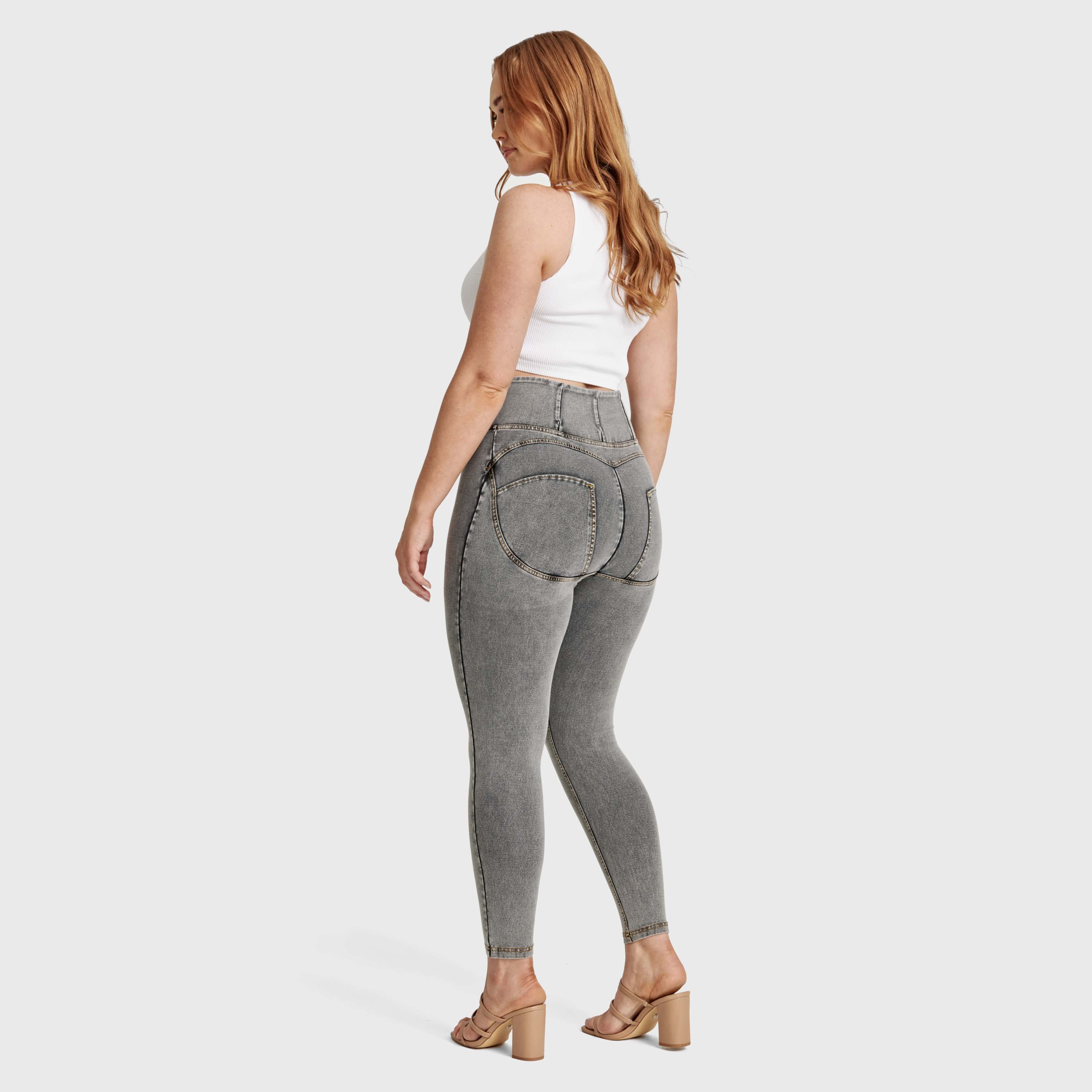 WR.UP® Curvy Denim - Zip High Waisted - 7/8 Length - Grey + Yellow Stitching