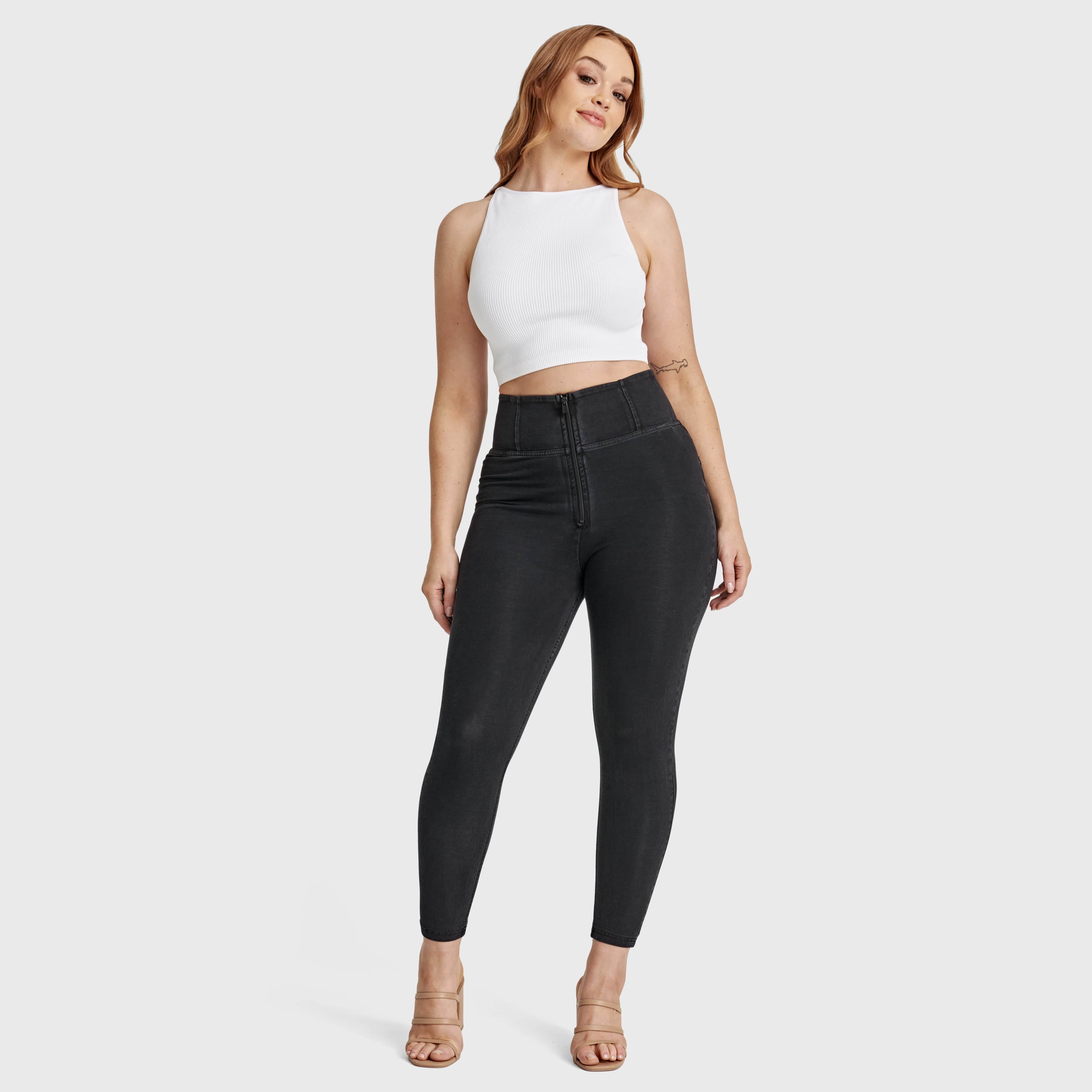 WR.UP® Curvy Denim - Zip High Waisted - 7/8 Length - Black + Black Stitching