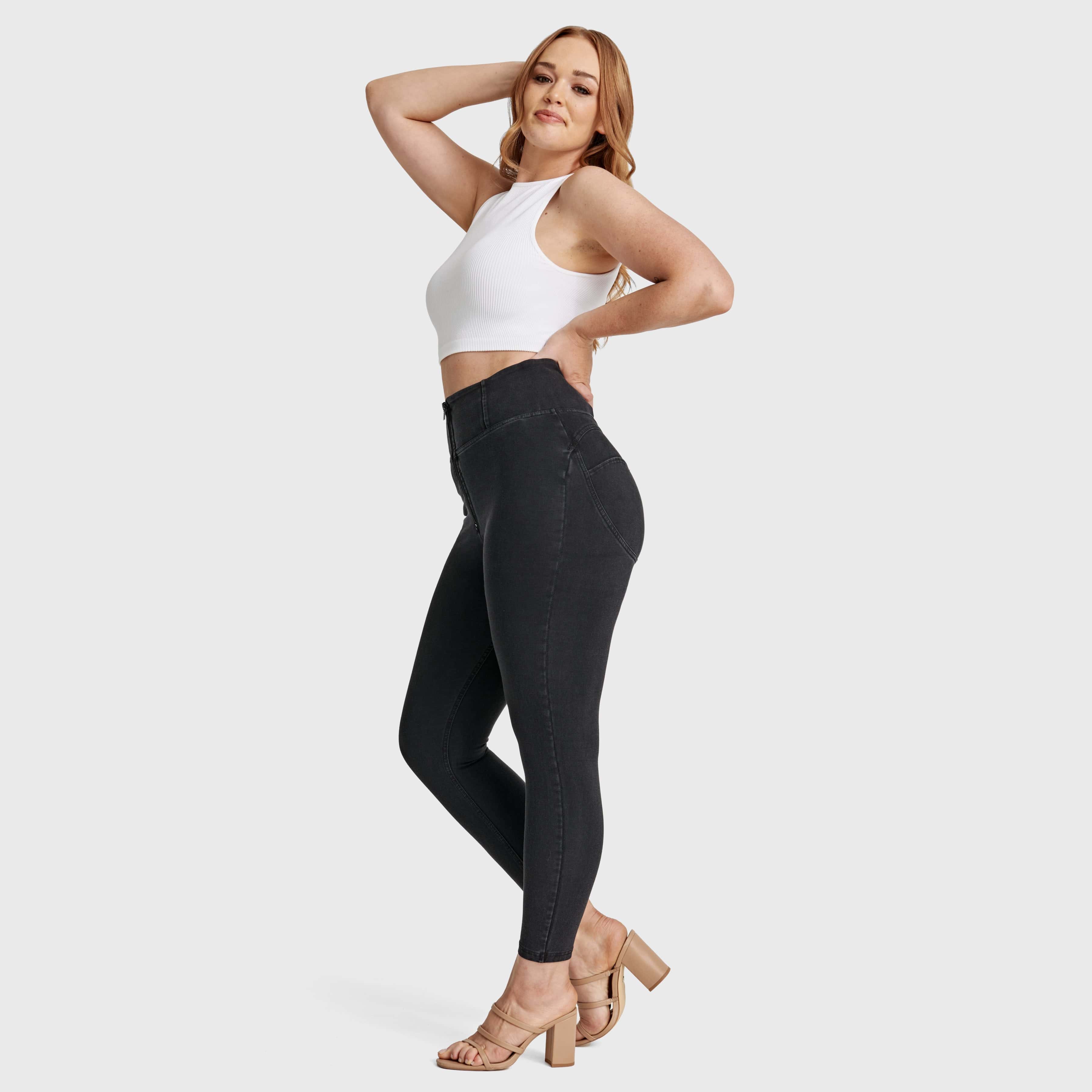 WR.UP® Curvy Denim - Zip High Waisted - 7/8 Length - Black + Black Stitching