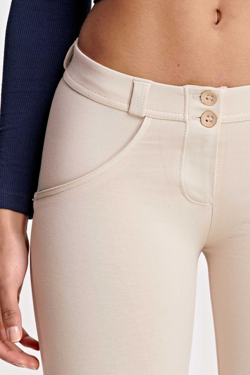 WR.UP® أزياء - خصر متوسط ​​الارتفاع - طول 7/8 - بيج فاتح