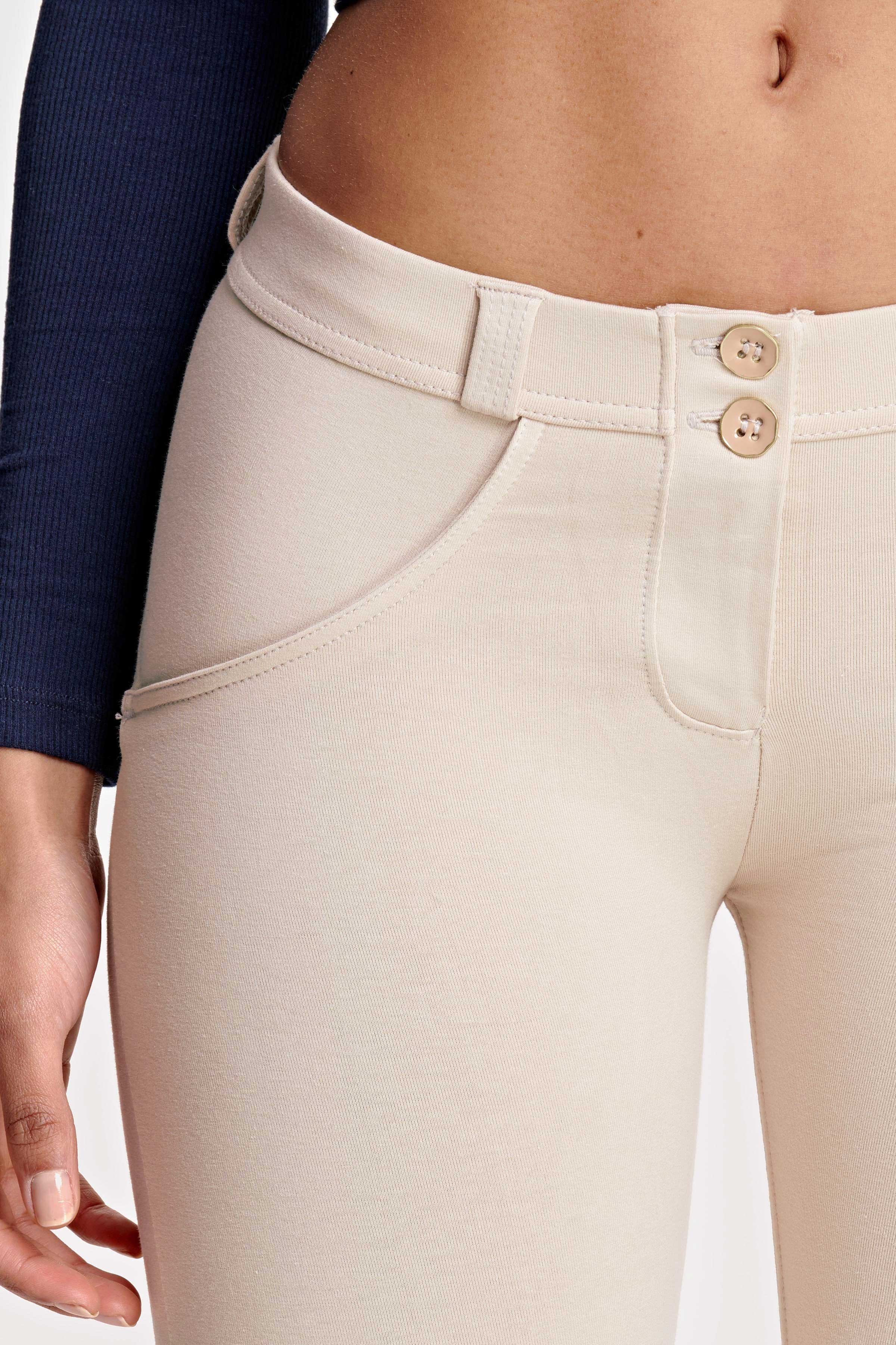 WR.UP® أزياء - خصر متوسط ​​الارتفاع - طول 7/8 - بيج فاتح