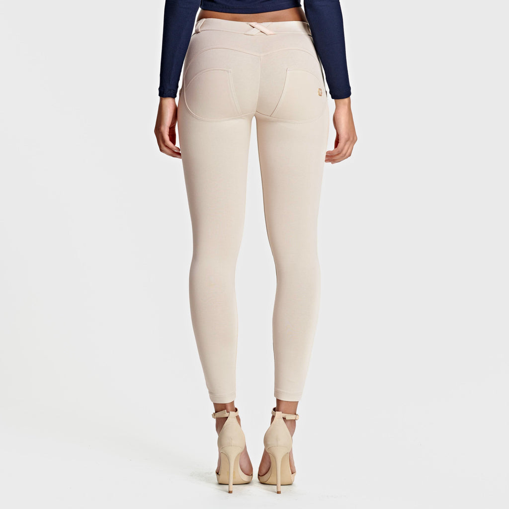 WR.UP® أزياء - خصر متوسط ​​الارتفاع - طول 7/8 - بيج فاتح