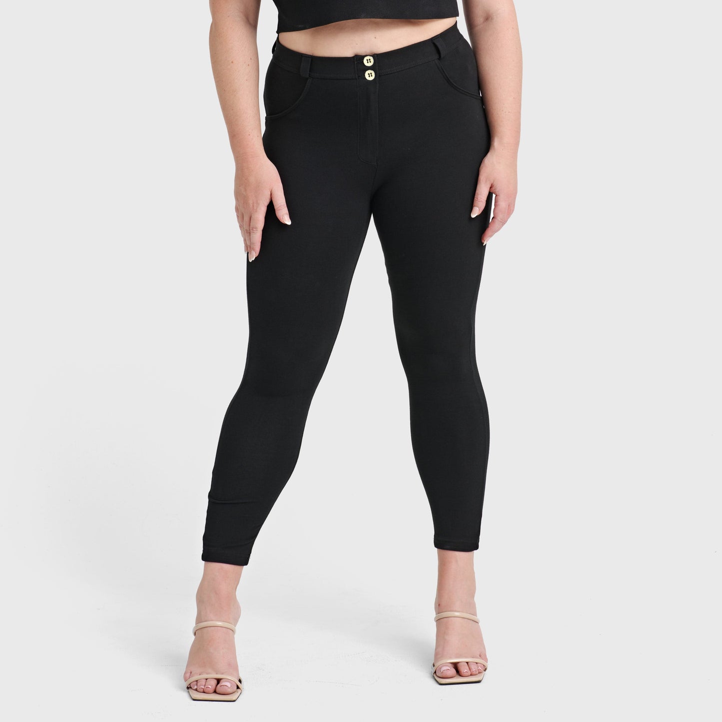 WR.UP® Curvy Fashion - High Waisted - 7/8 Length - Black