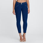 بنطال جينز WR.UP® - خصر متوسط ​​الارتفاع - طول 7/8 - أزرق داكن مع خياطة صفراء