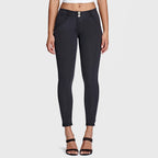 بنطال جينز WR.UP® - خصر متوسط ​​الارتفاع - طول 7/8 - أسود مع خياطة سوداء